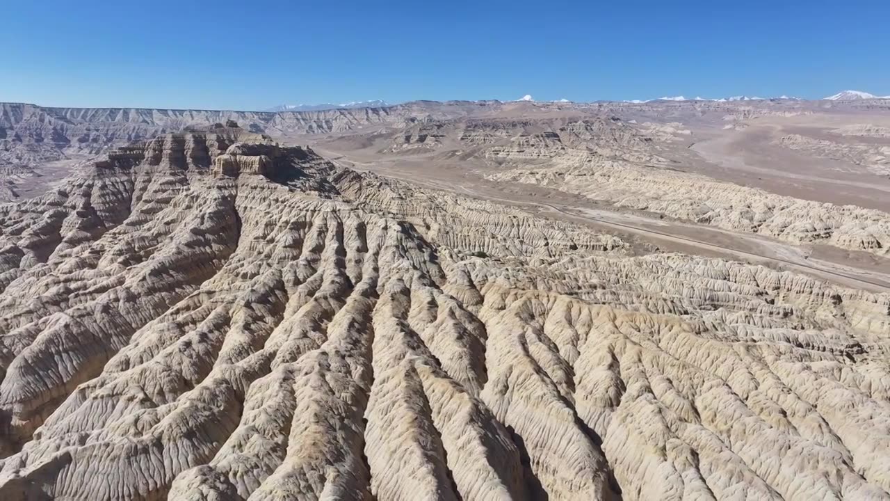 中国西藏阿里地区札达玛朗峡谷土林风光视频下载