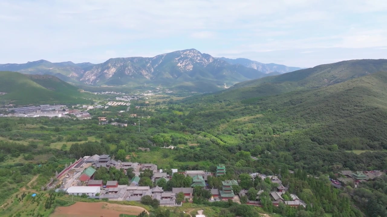 航拍河南省郑州市嵩山少林寺景区视频素材