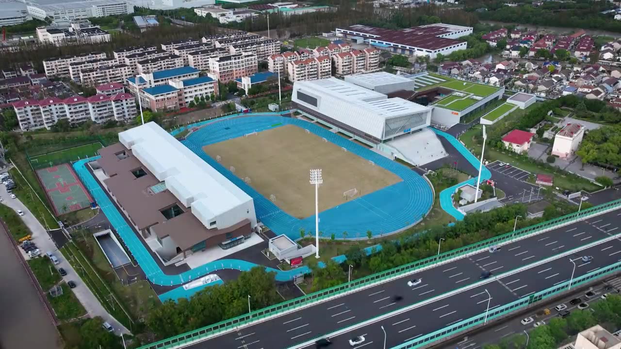 上海市浦东新区川沙新镇川沙体育场延时航拍视角视频下载