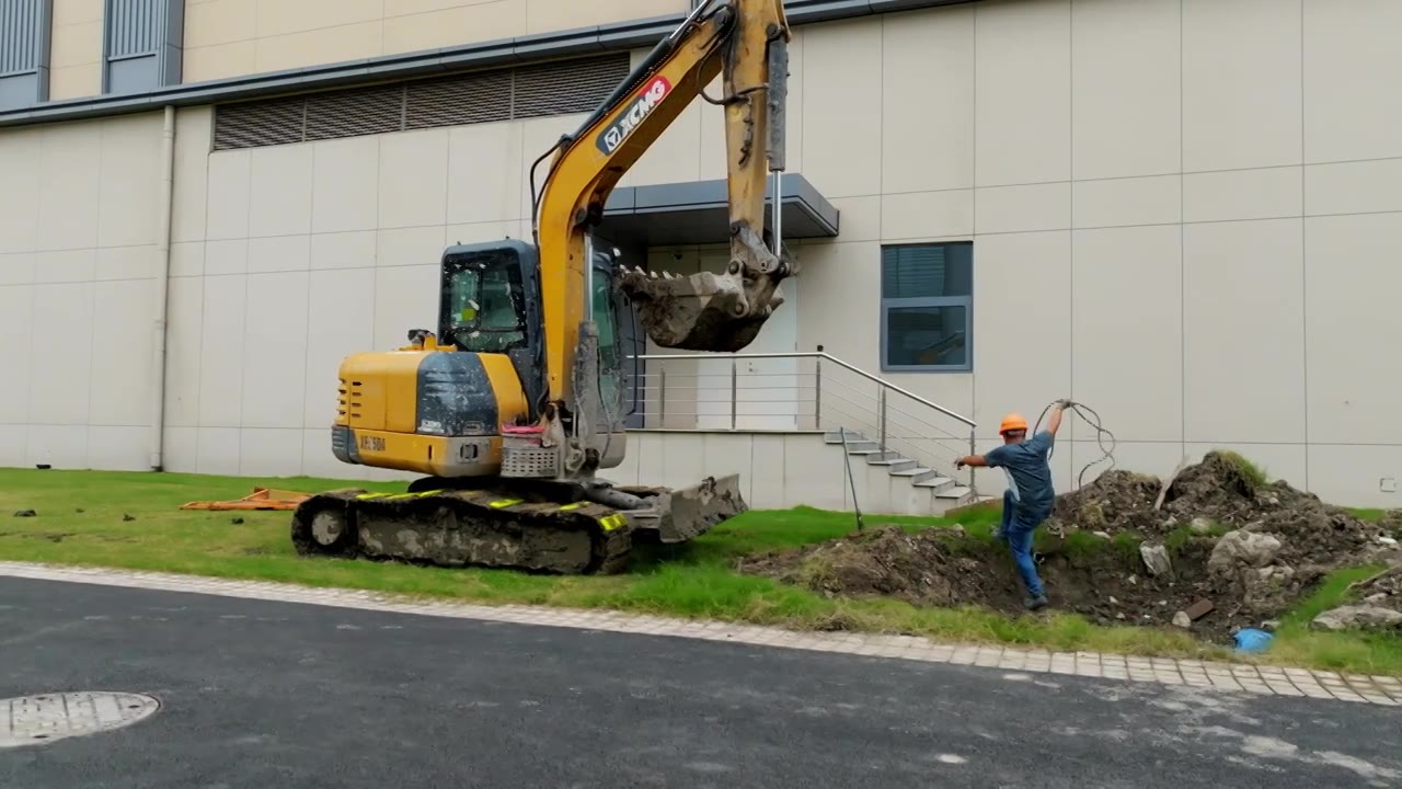 工地建筑工人挖掘机城市建设视频下载