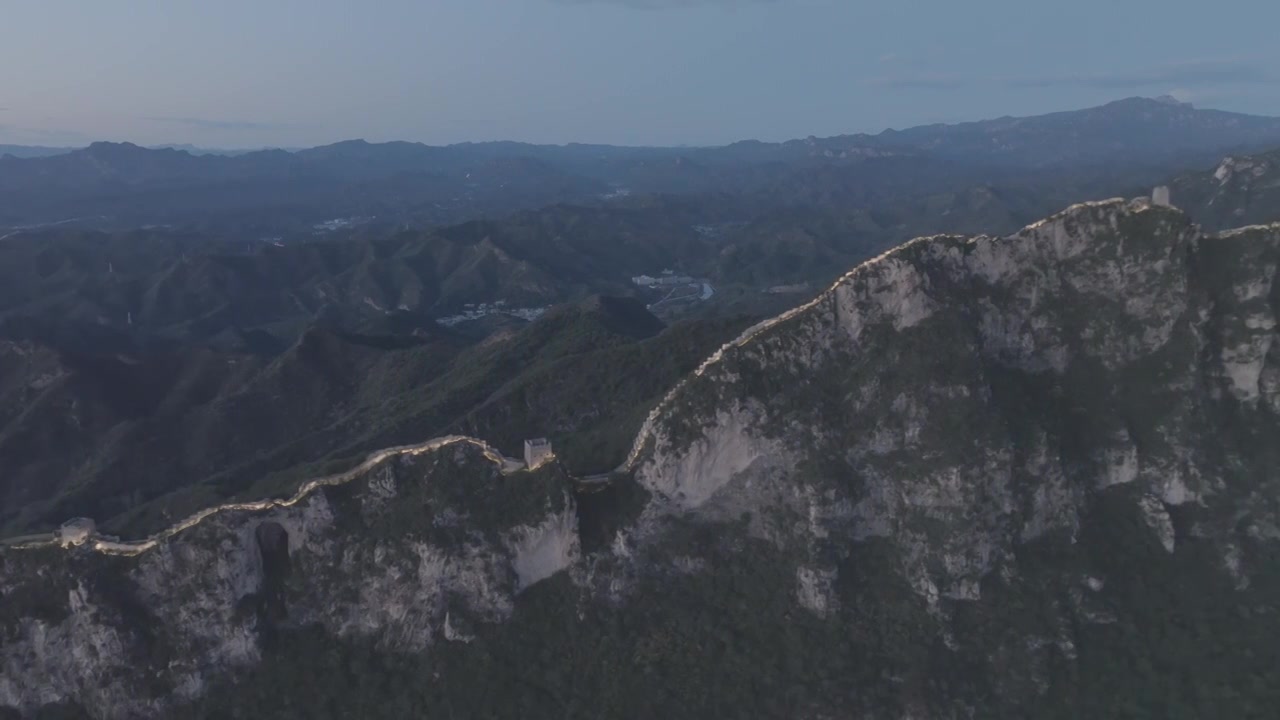 航拍司马台长城夜景照明视频素材