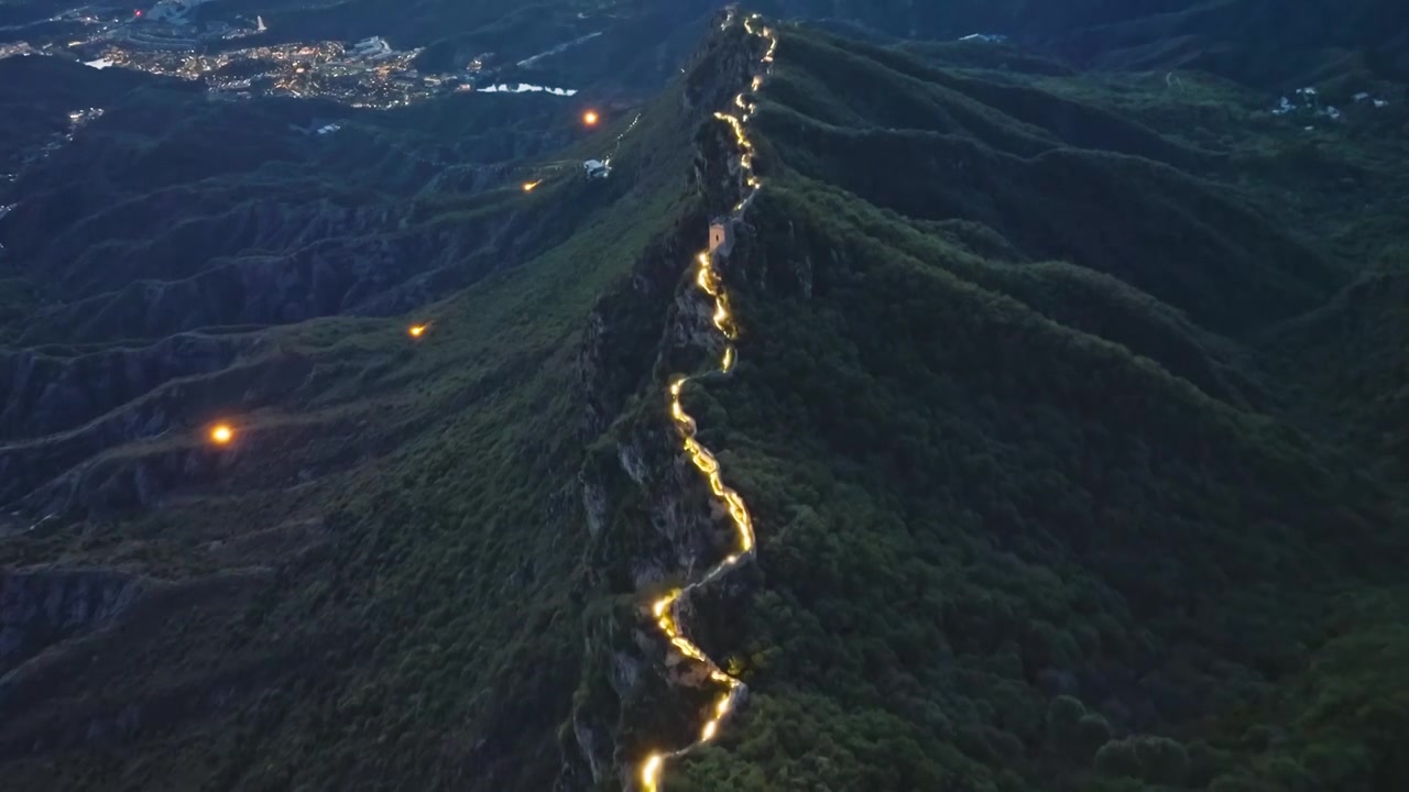 航拍司马台长城夜景照明视频素材