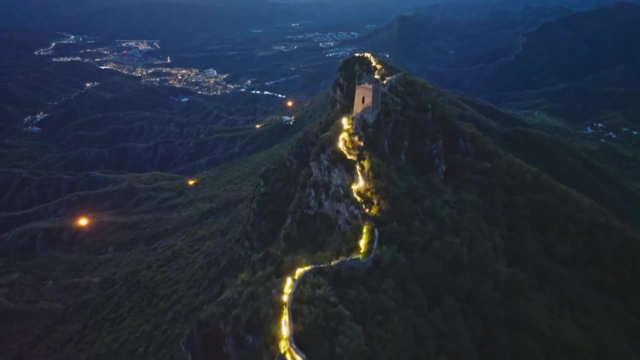 航拍司马台长城夜景照明视频素材