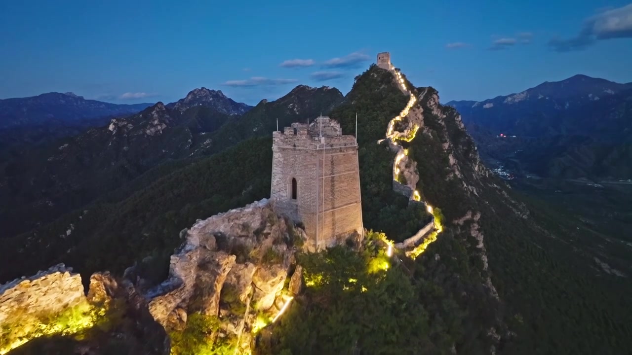 航拍司马台长城夜景照明视频素材