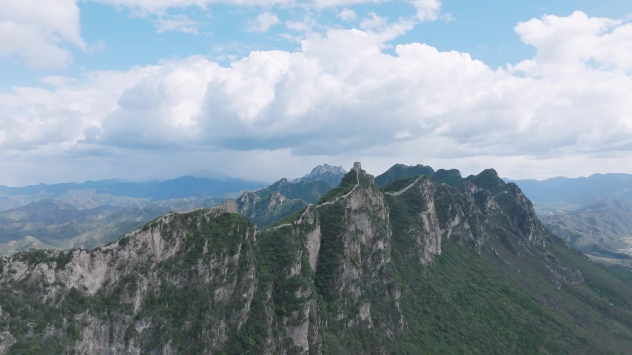 航拍万里长城司马台风景视频素材