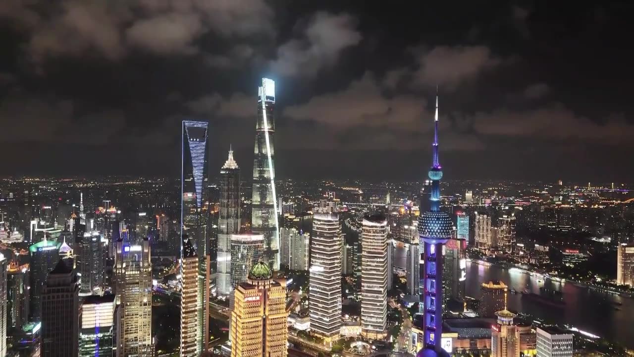 上海夜景 | 北外滩视角陆家嘴上升推进和下降拉远运镜视频素材