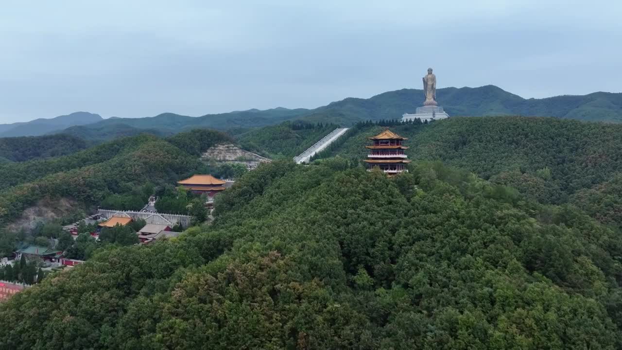 河南鲁山尧山中原大佛航拍视频下载