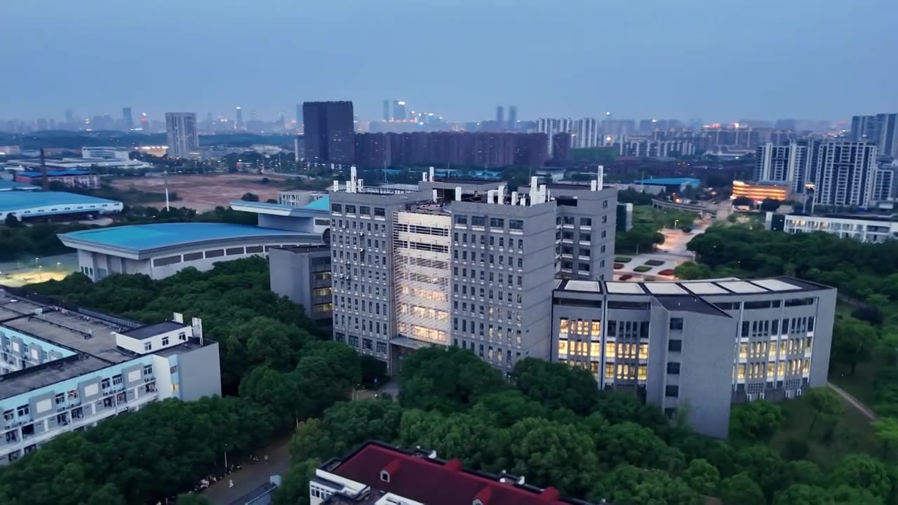 江西财经大学麦庐园校区，蓝调时刻夜景航拍（合法报备）视频下载