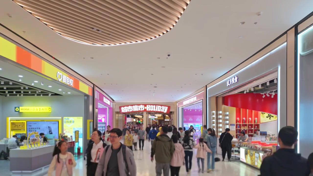 上海荟聚商场城市集市餐饮区美食区人流视频素材画面4