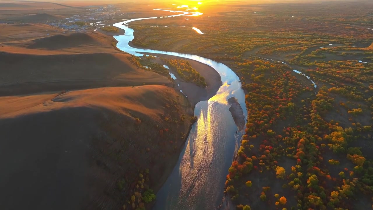 落日下的河流和湿地视频素材画面3