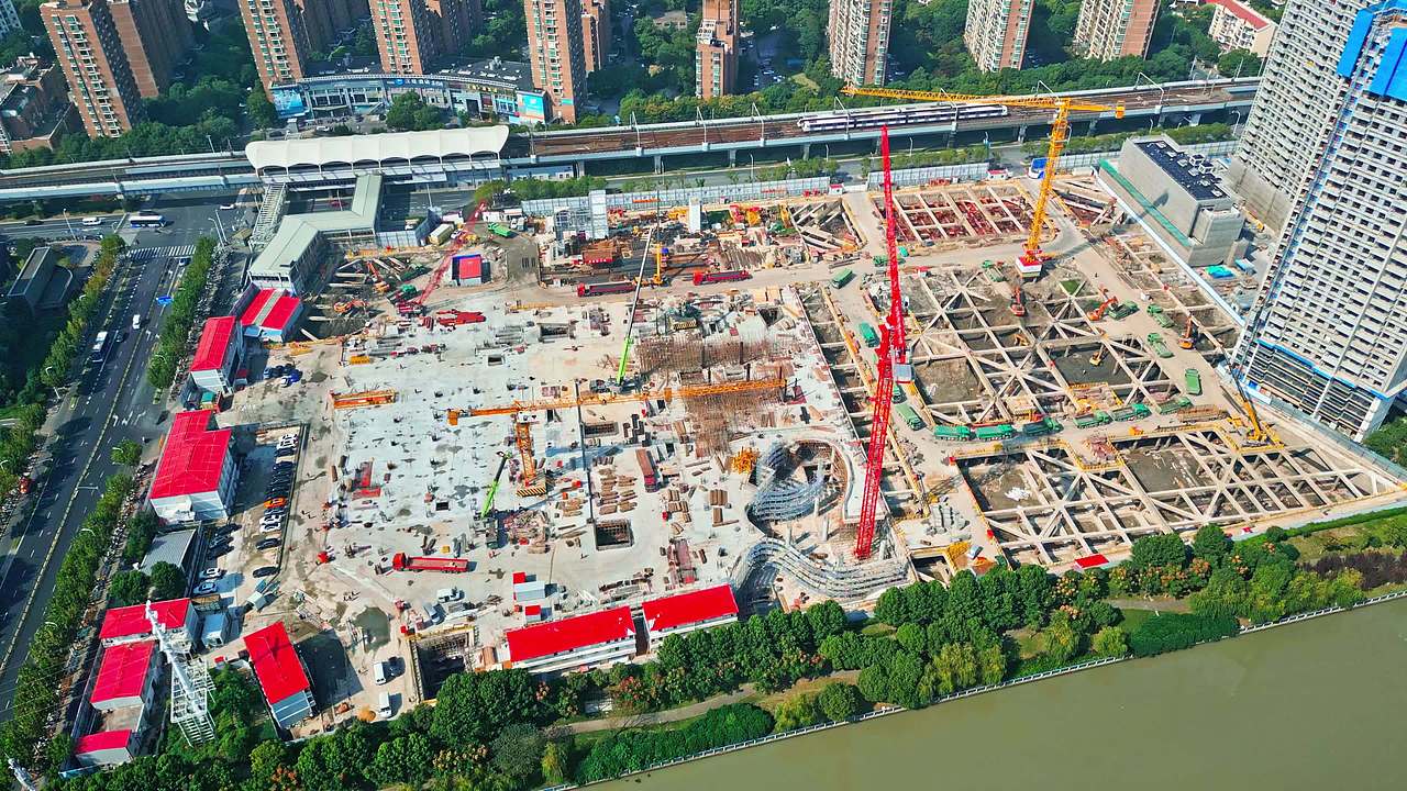 上海嘉里中心建设中视频素材画面4