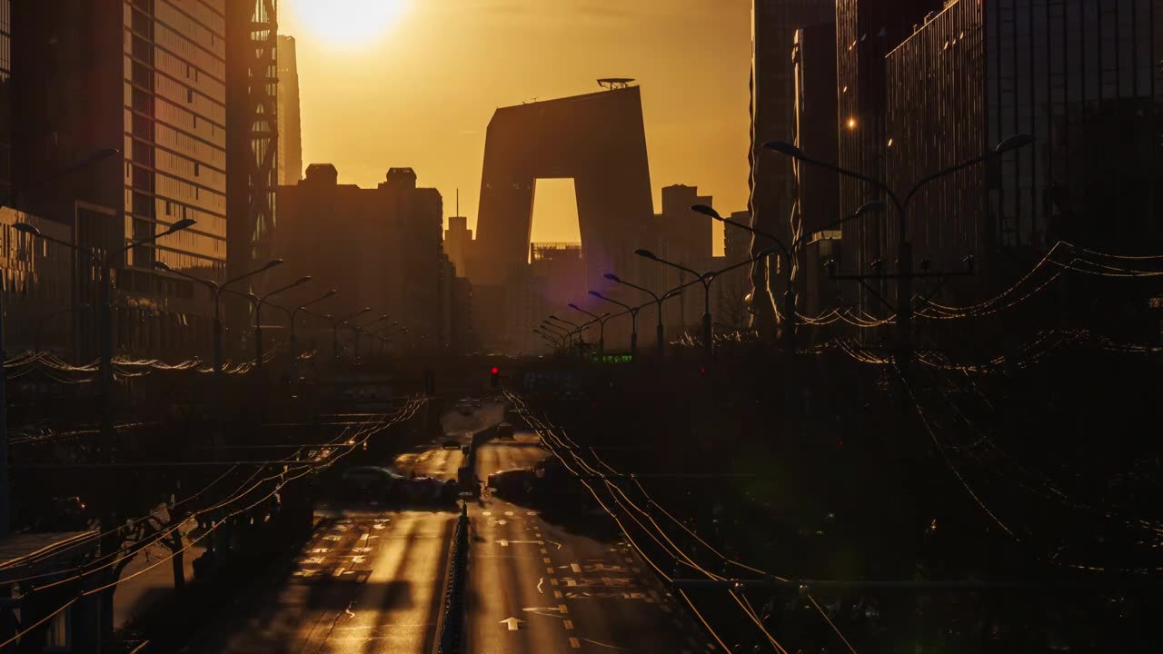 夕阳下的北京城市景观视频素材画面1