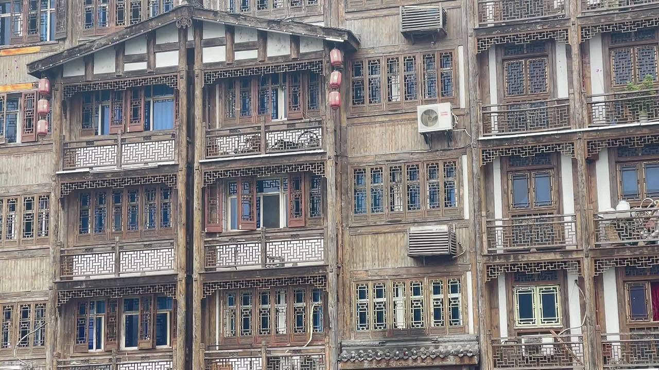 古镇建筑楼阁居民楼变焦视频素材画面3