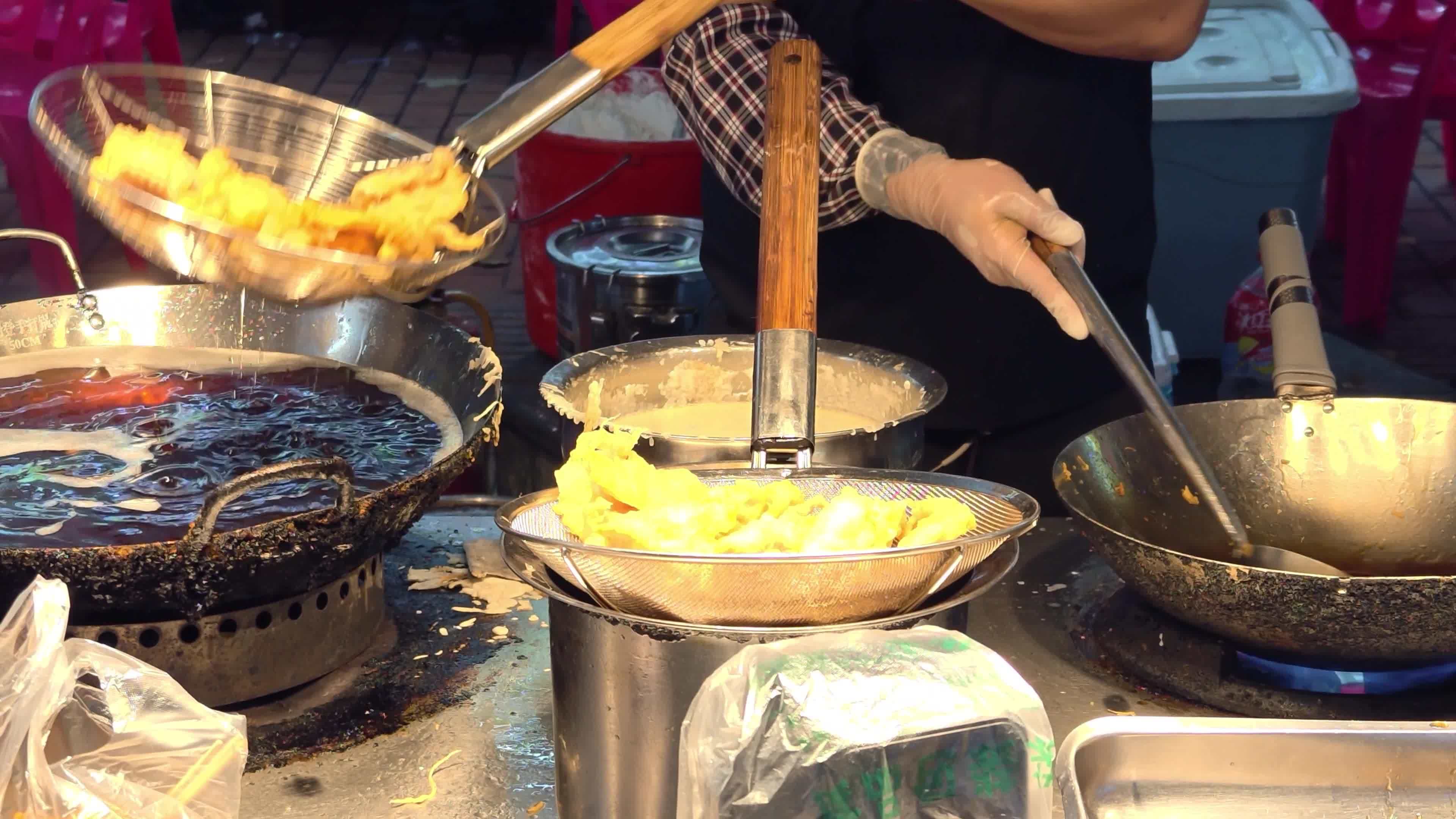街头美食烹饪视频素材画面4