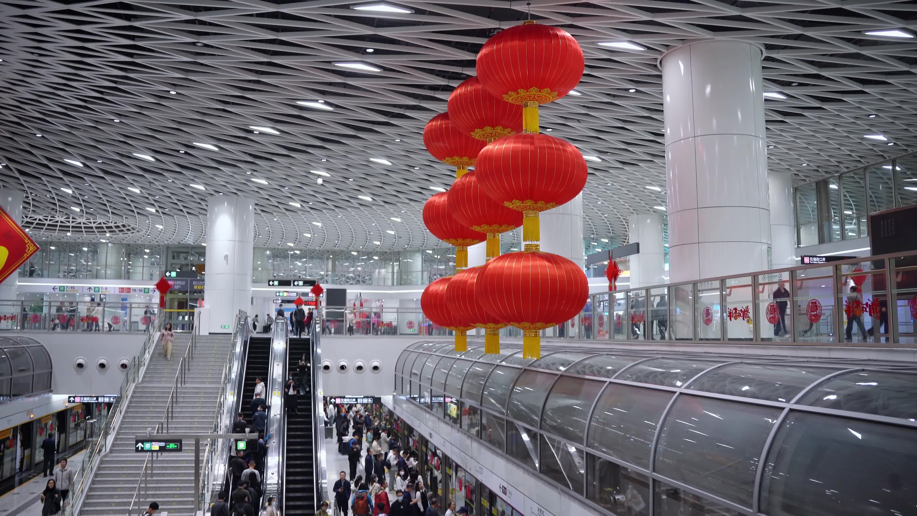 岗厦北地铁站灯笼视频素材画面1