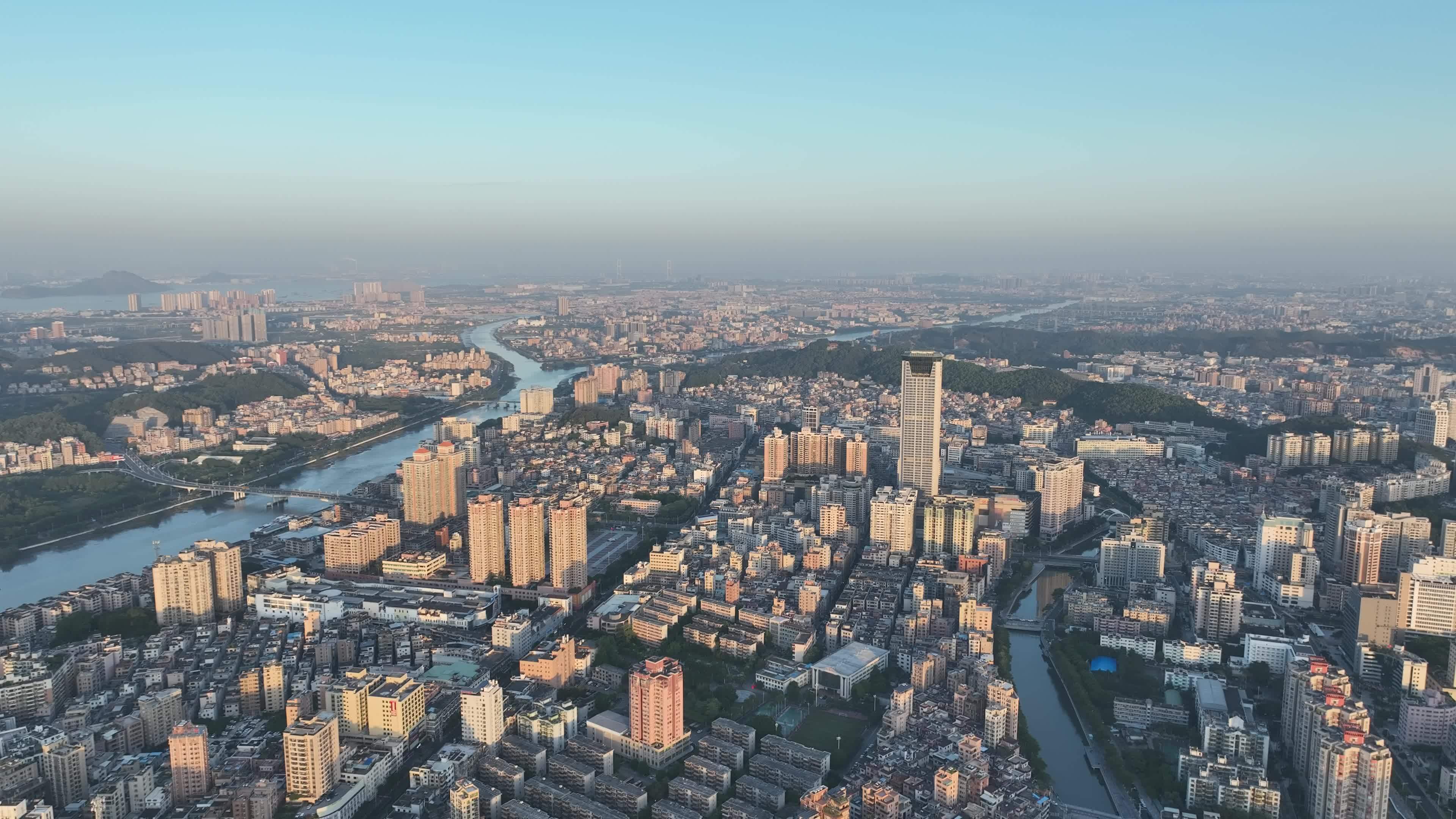 东莞虎门航拍虎门镇城市建筑风光黄河时装城视频素材画面1