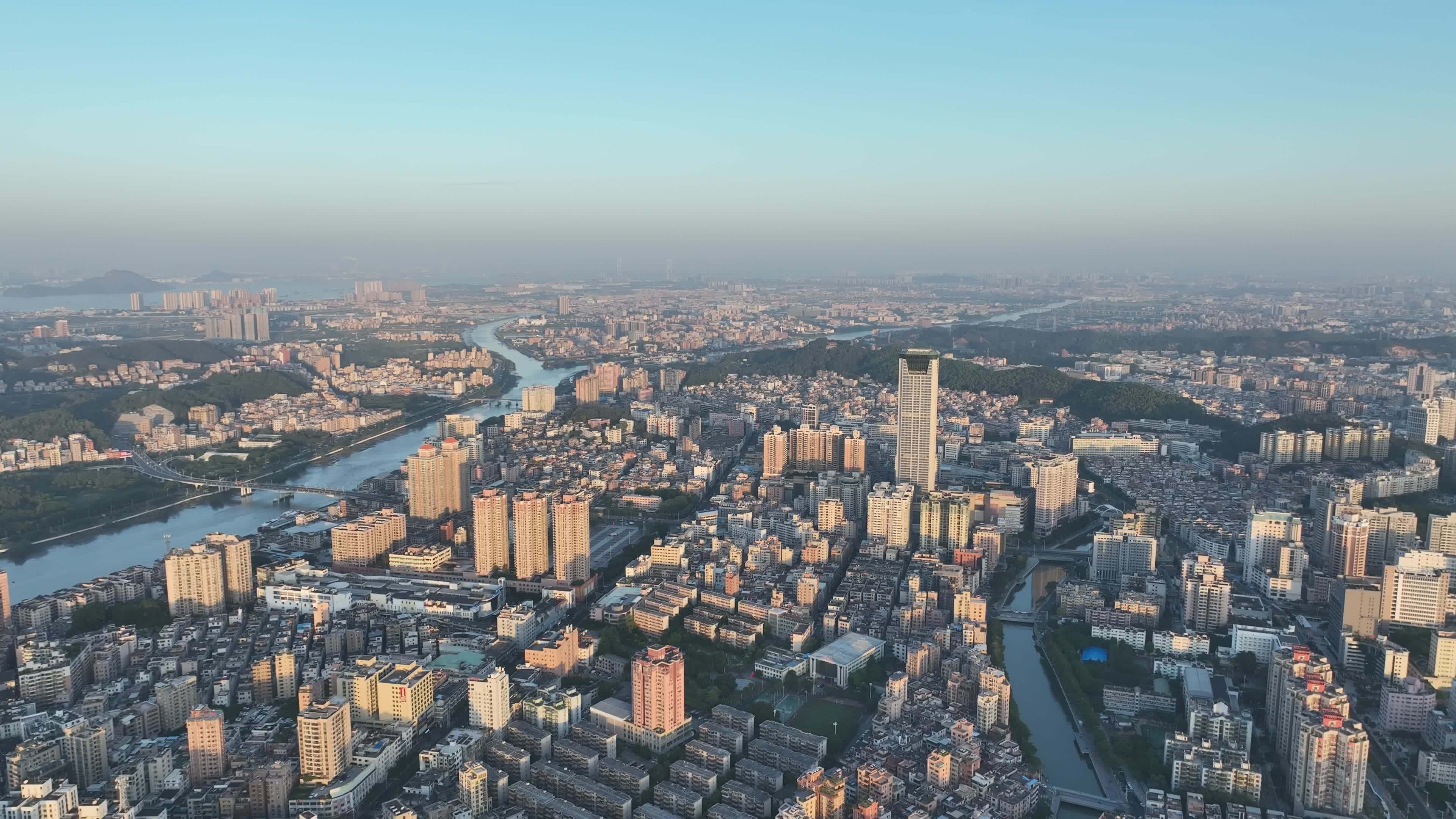 东莞虎门航拍虎门镇城市建筑风光黄河时装城视频素材画面2