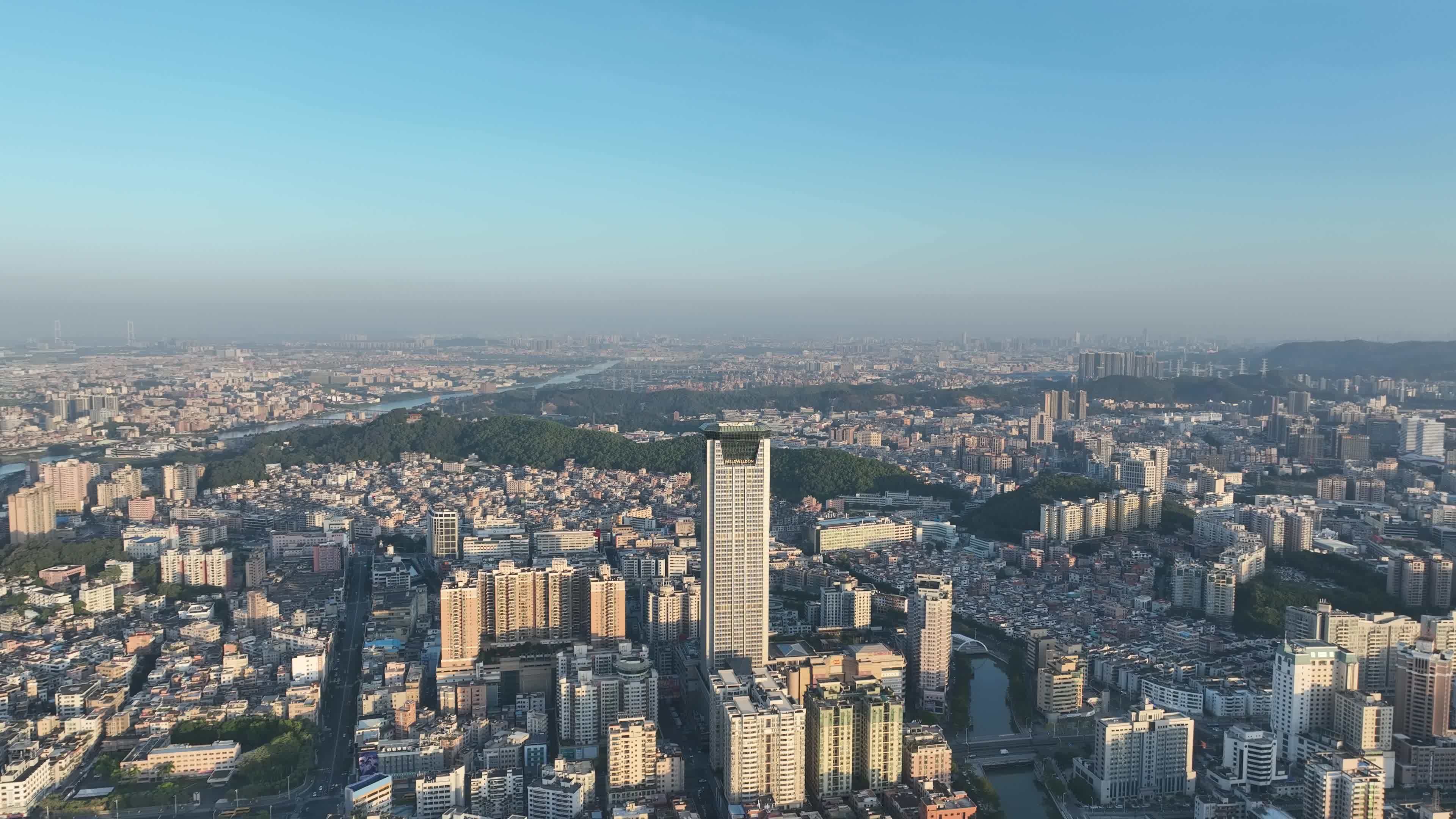 东莞虎门航拍虎门镇城市建筑风光黄河时装城视频素材画面3
