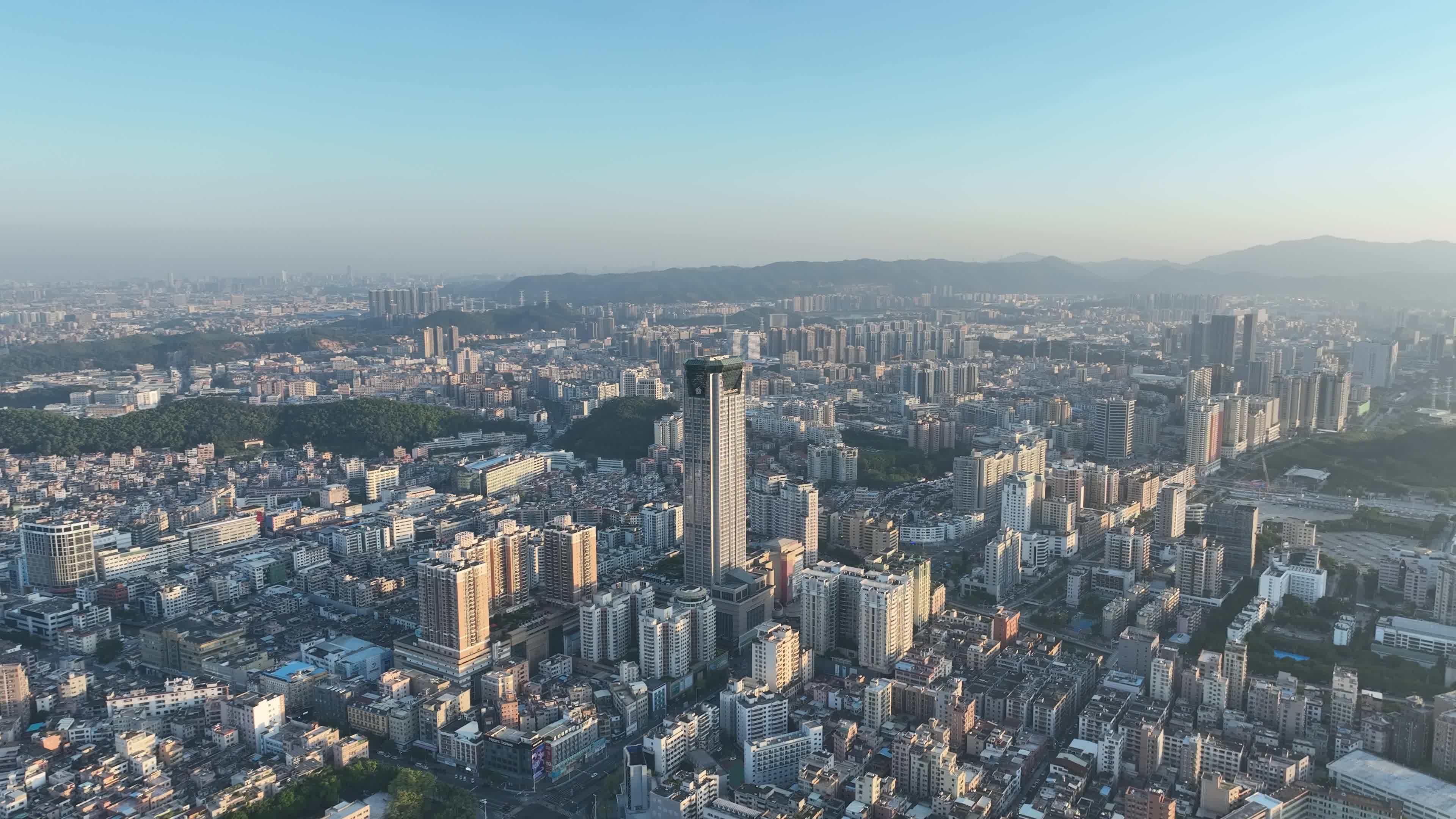 东莞虎门航拍虎门镇城市建筑风光黄河时装城视频素材画面3