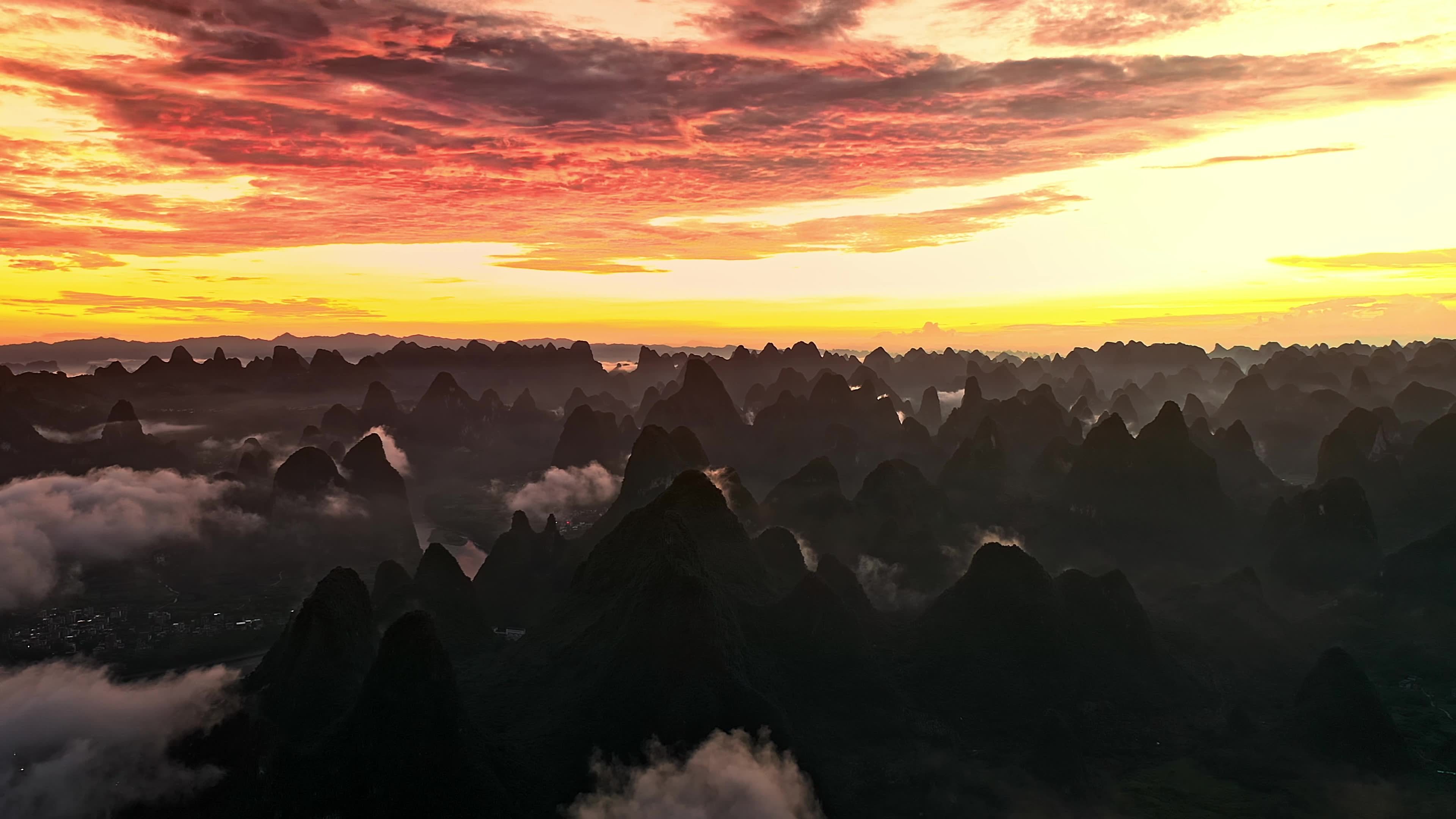 广西桂林喀斯特地貌夕阳视频素材画面1