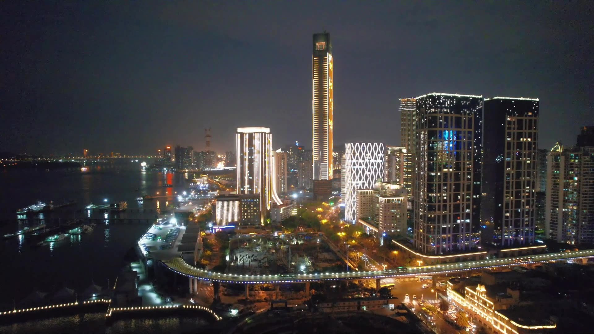厦门航拍鹭江道建筑夜景风光视频素材画面4