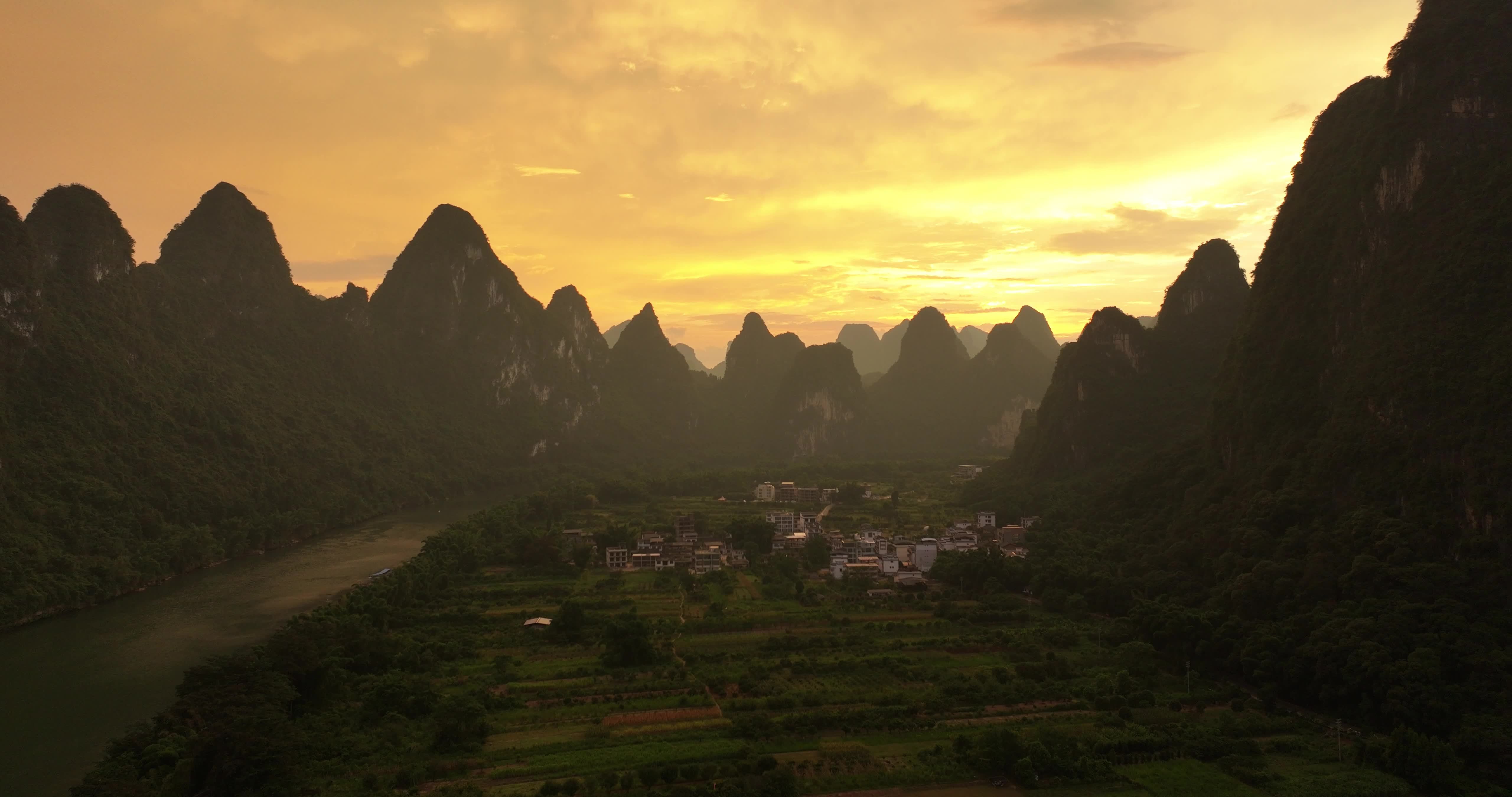 桂林 阳朔 九马画山 自然风光 日落视频素材画面4