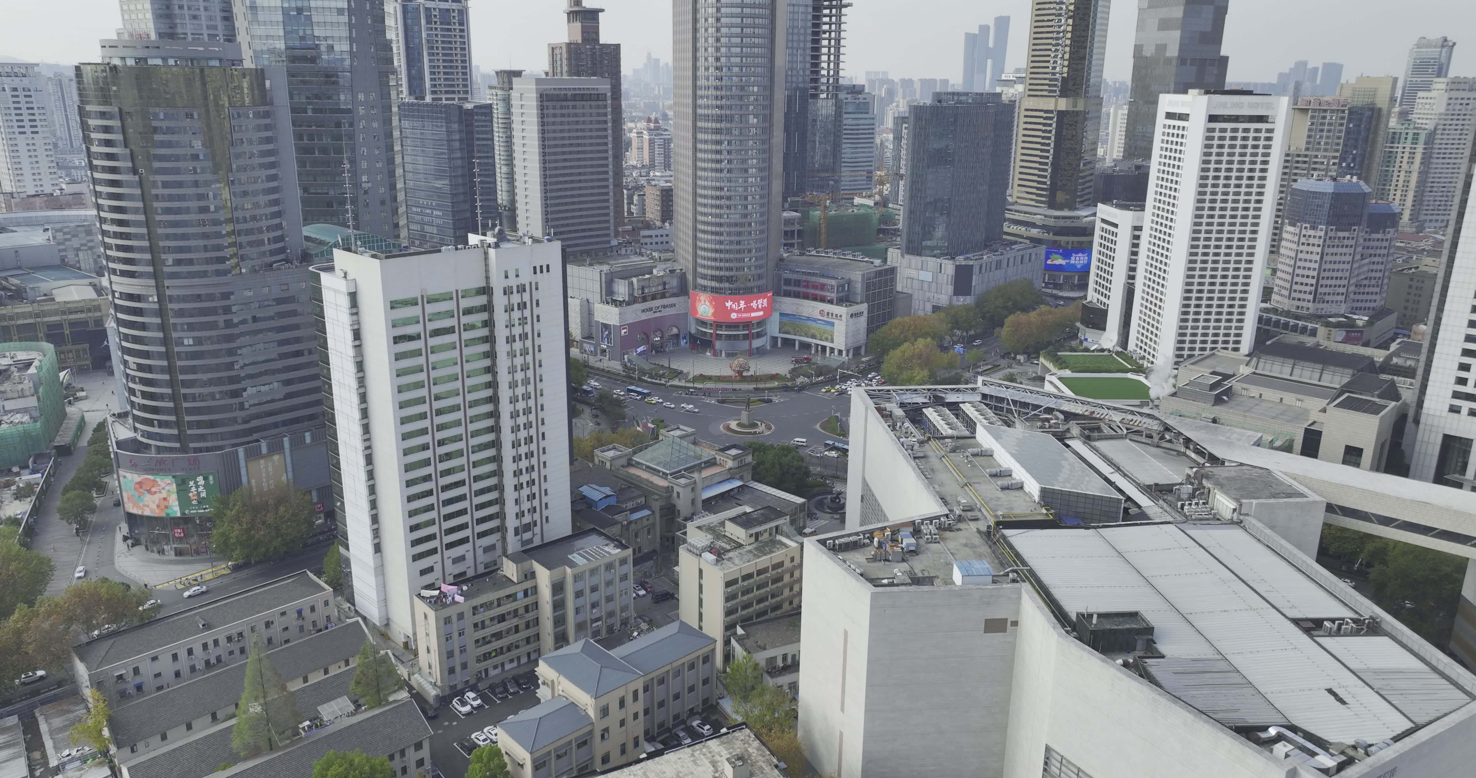 航拍南京新街口城市空镜-HLG视频素材画面4