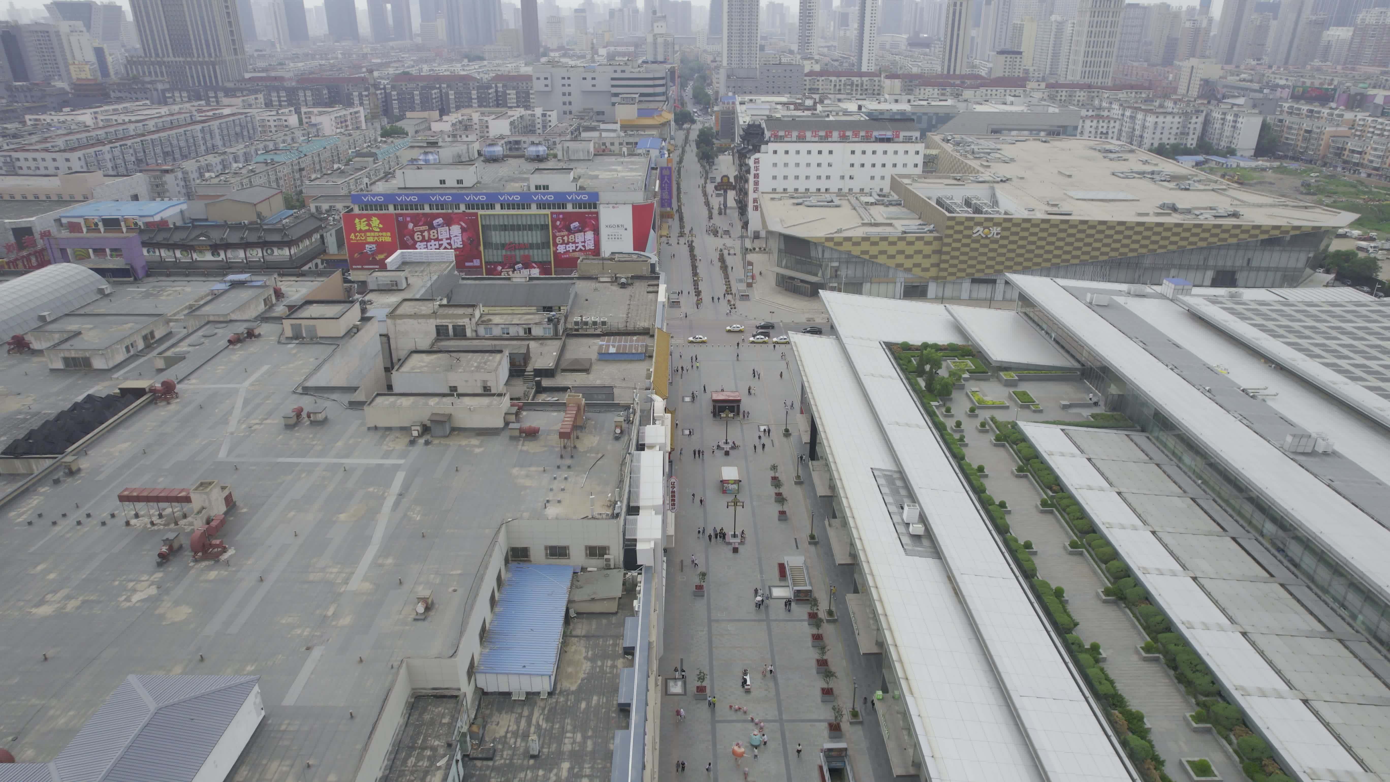 5.4K-沈阳中街步行街大景航拍视频素材画面4