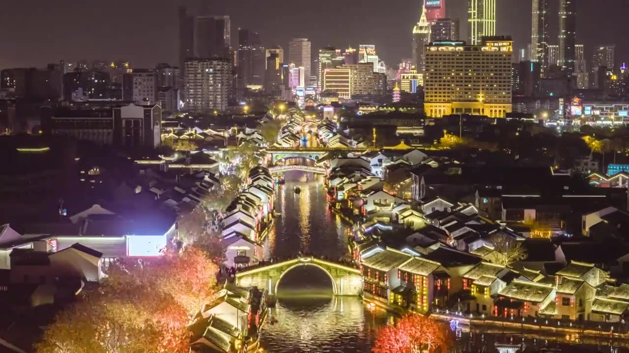 延时-无锡清名桥古运河景区夜景航拍视频素材画面3