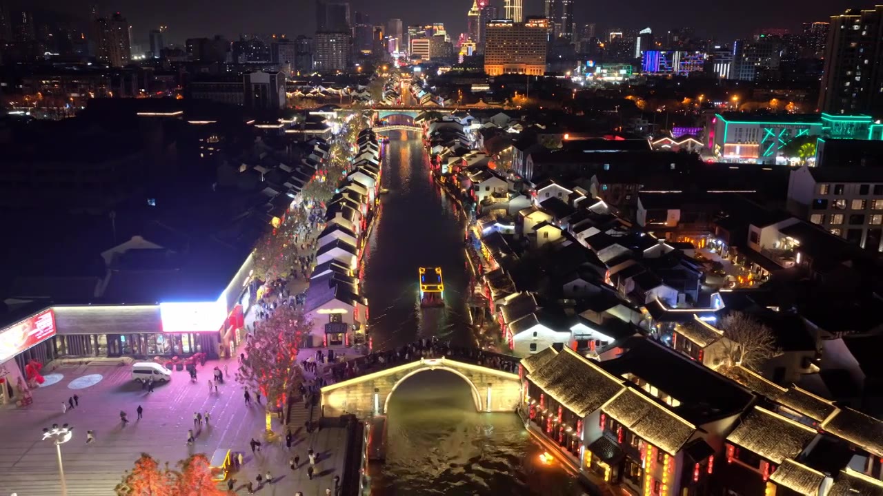 航拍无锡清名桥古运河街区夜景视频素材画面4