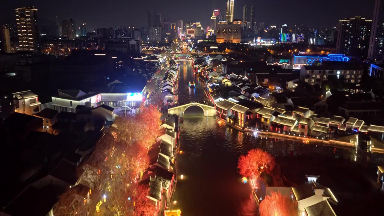 航拍无锡清名桥古运河街区夜景视频素材画面3