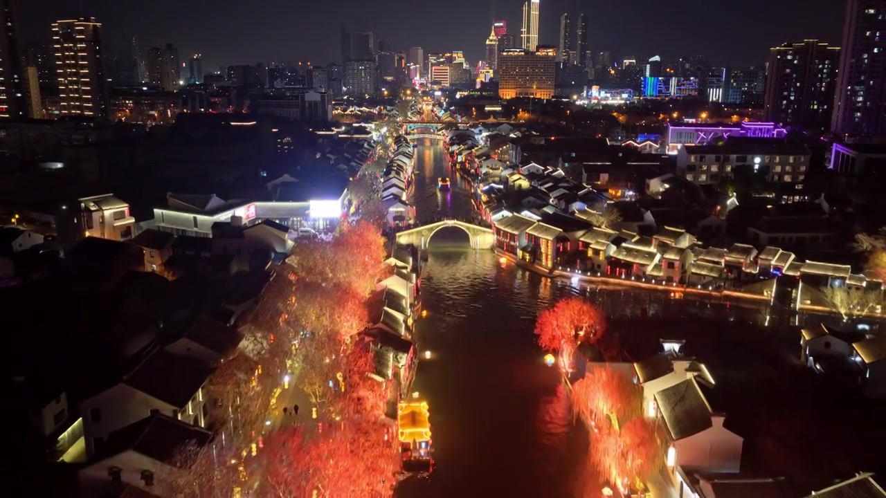 航拍无锡清名桥古运河街区夜景视频素材画面4