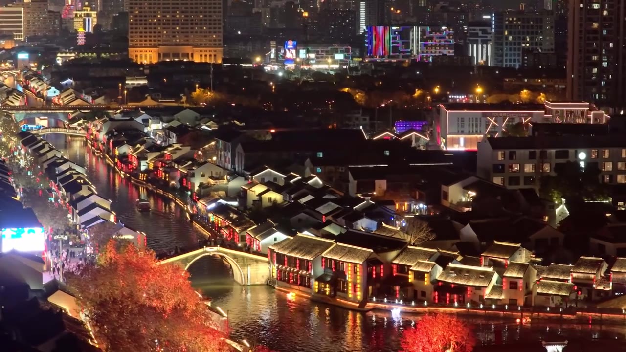 航拍无锡清名桥古运河街区夜景视频素材画面4