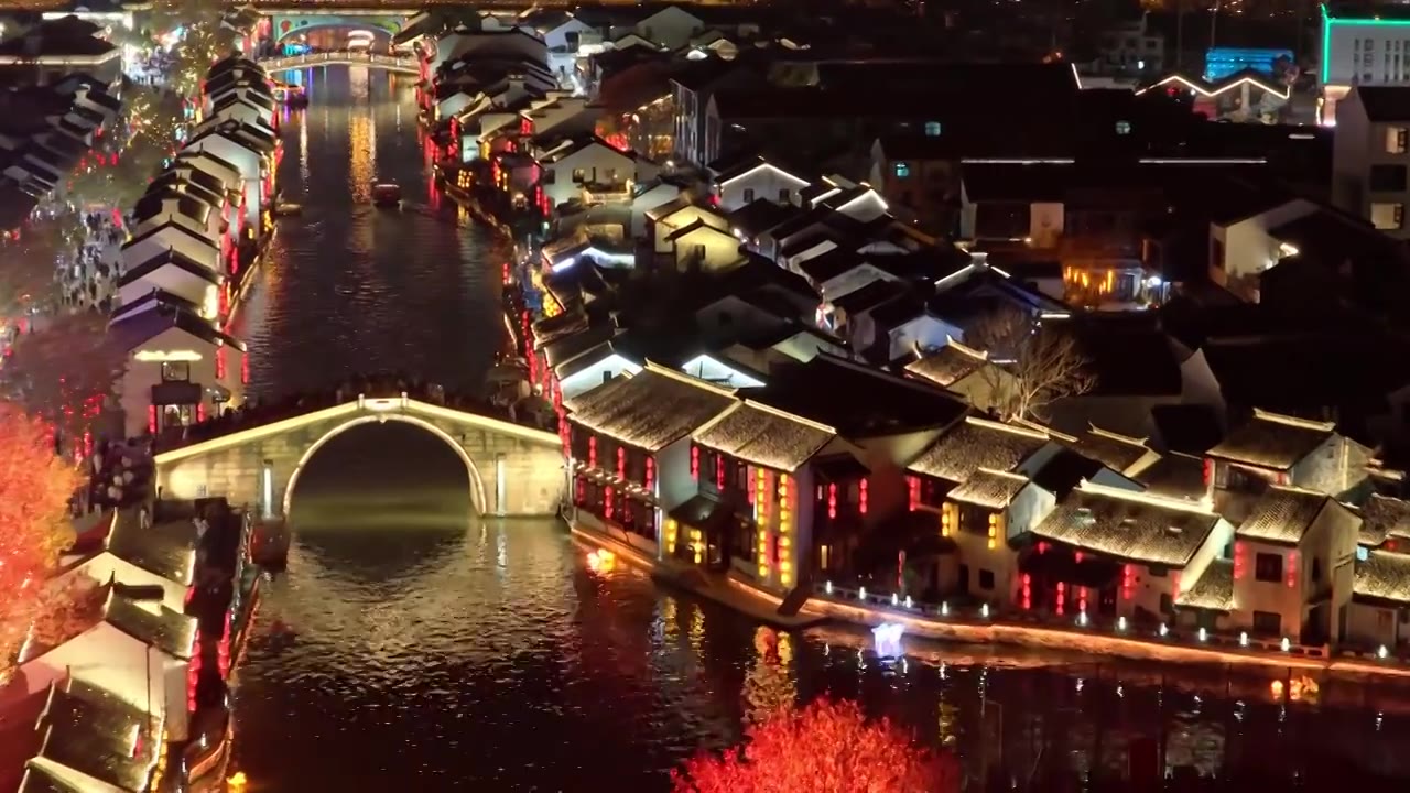 航拍无锡清名桥古运河街区夜景视频素材画面4
