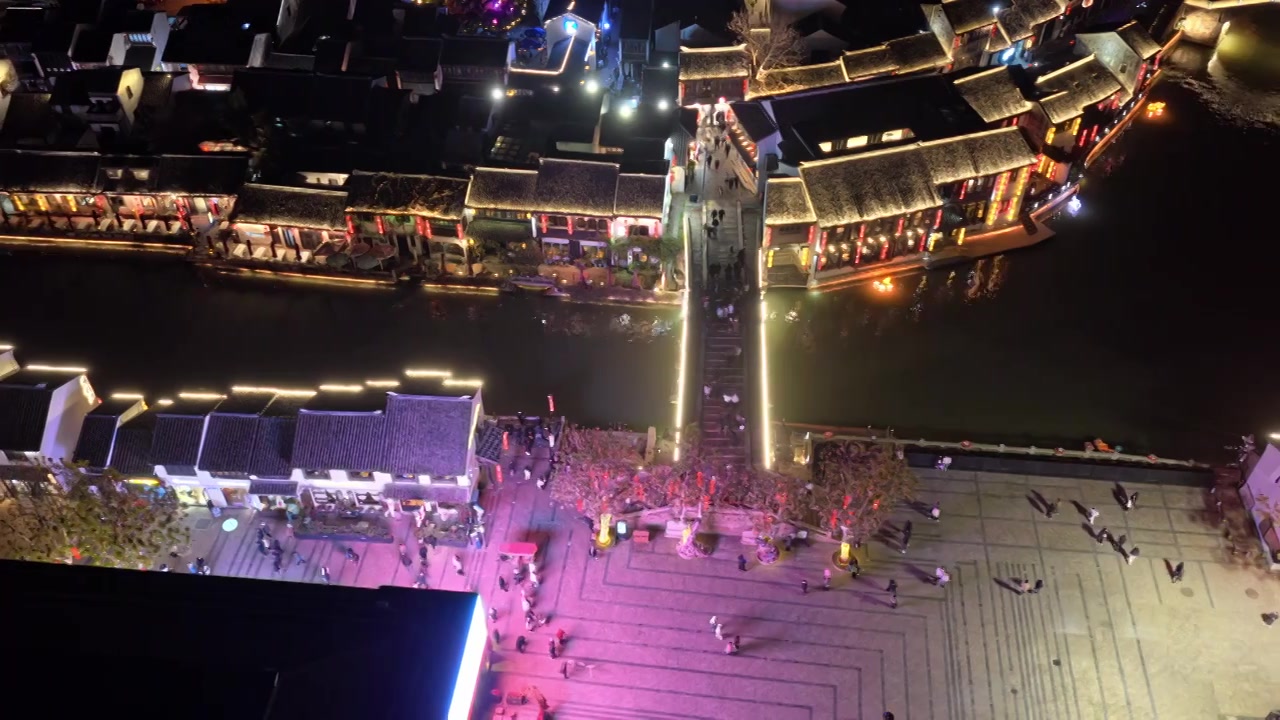 航拍无锡清名桥古运河街区夜景视频素材画面3