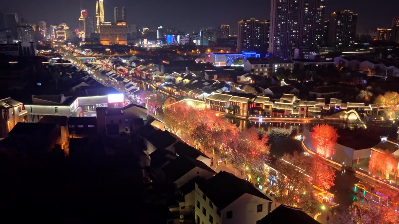 航拍无锡清名桥古运河街区夜景视频素材画面3