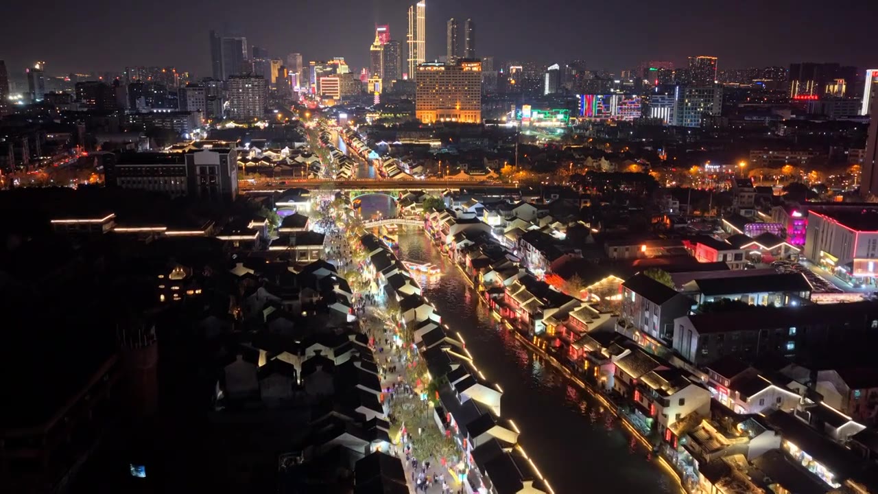 航拍无锡清名桥古运河街区夜景视频素材画面4