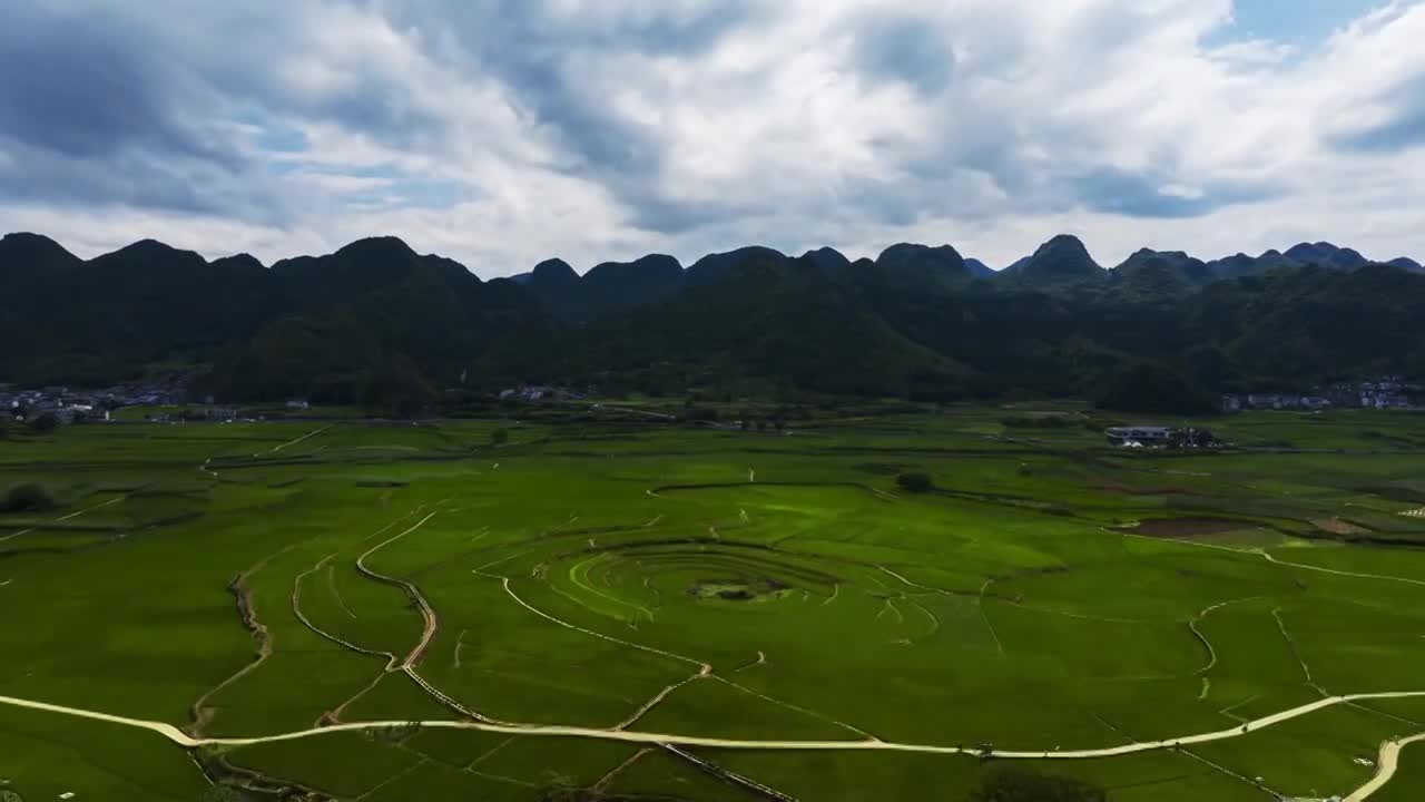 合集-贵州兴义万峰林田园风光视频素材画面3