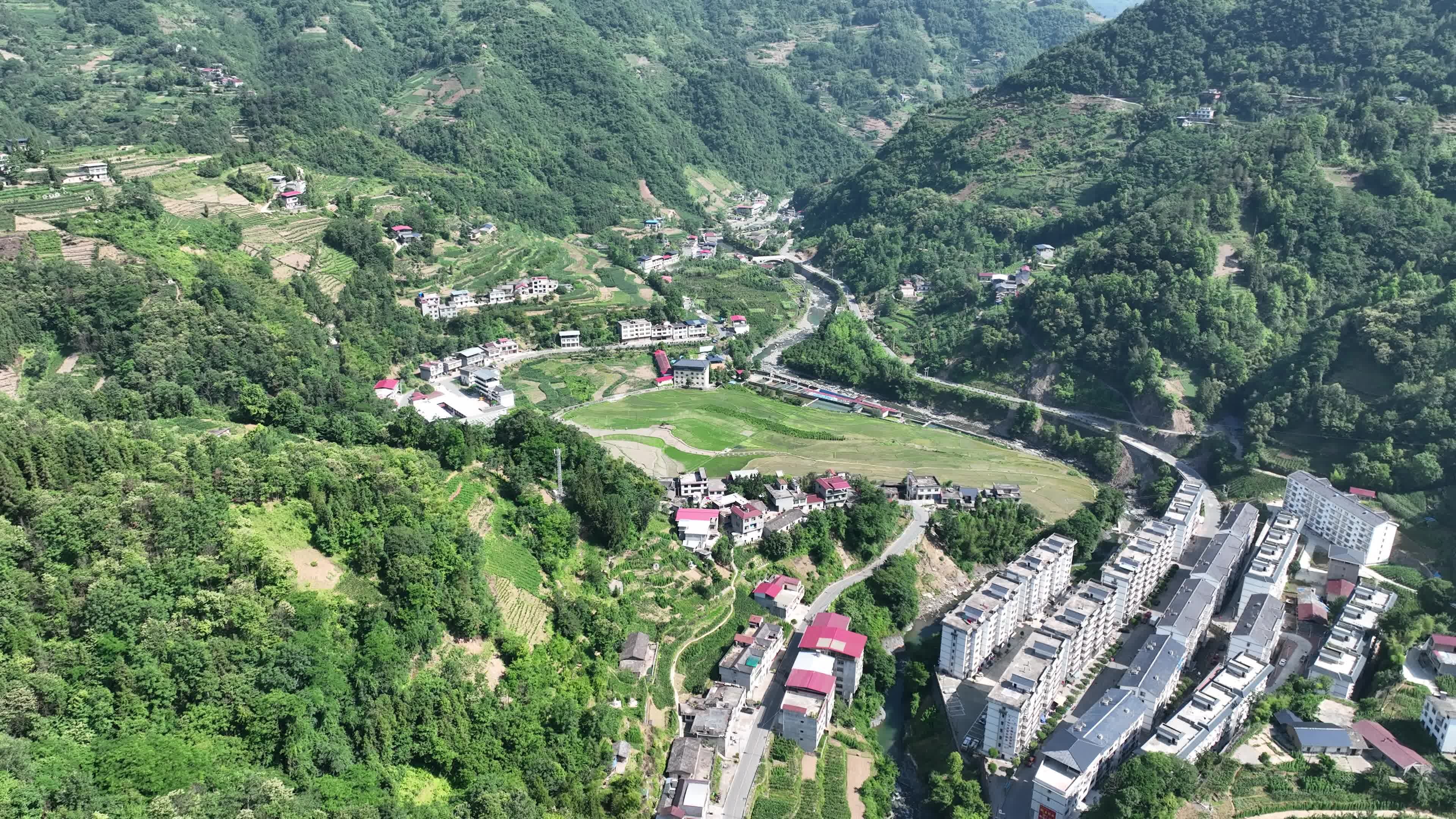 4K高清航拍紫阳县高桥镇视频素材画面1