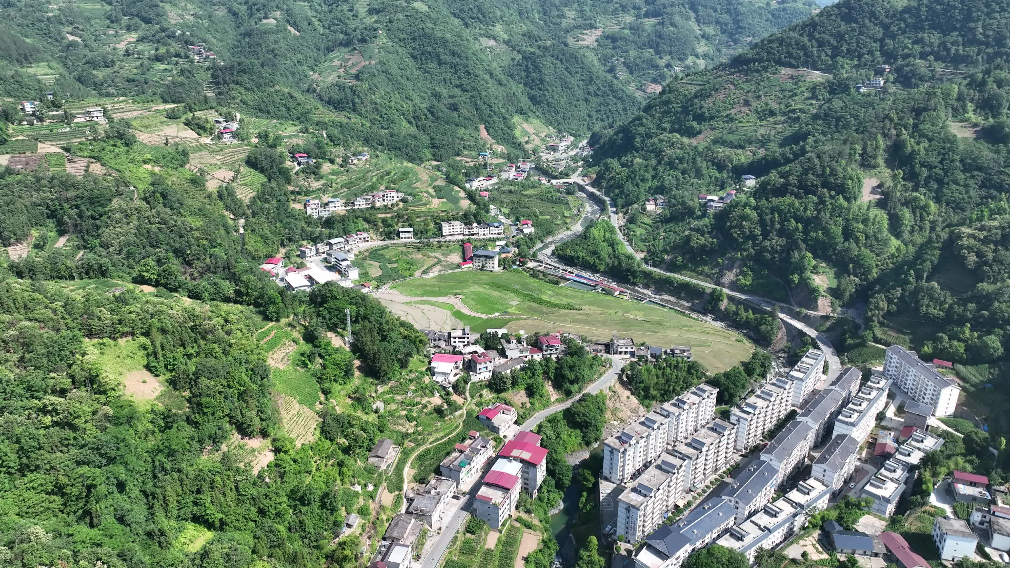 4K高清航拍紫阳县高桥镇视频素材画面3