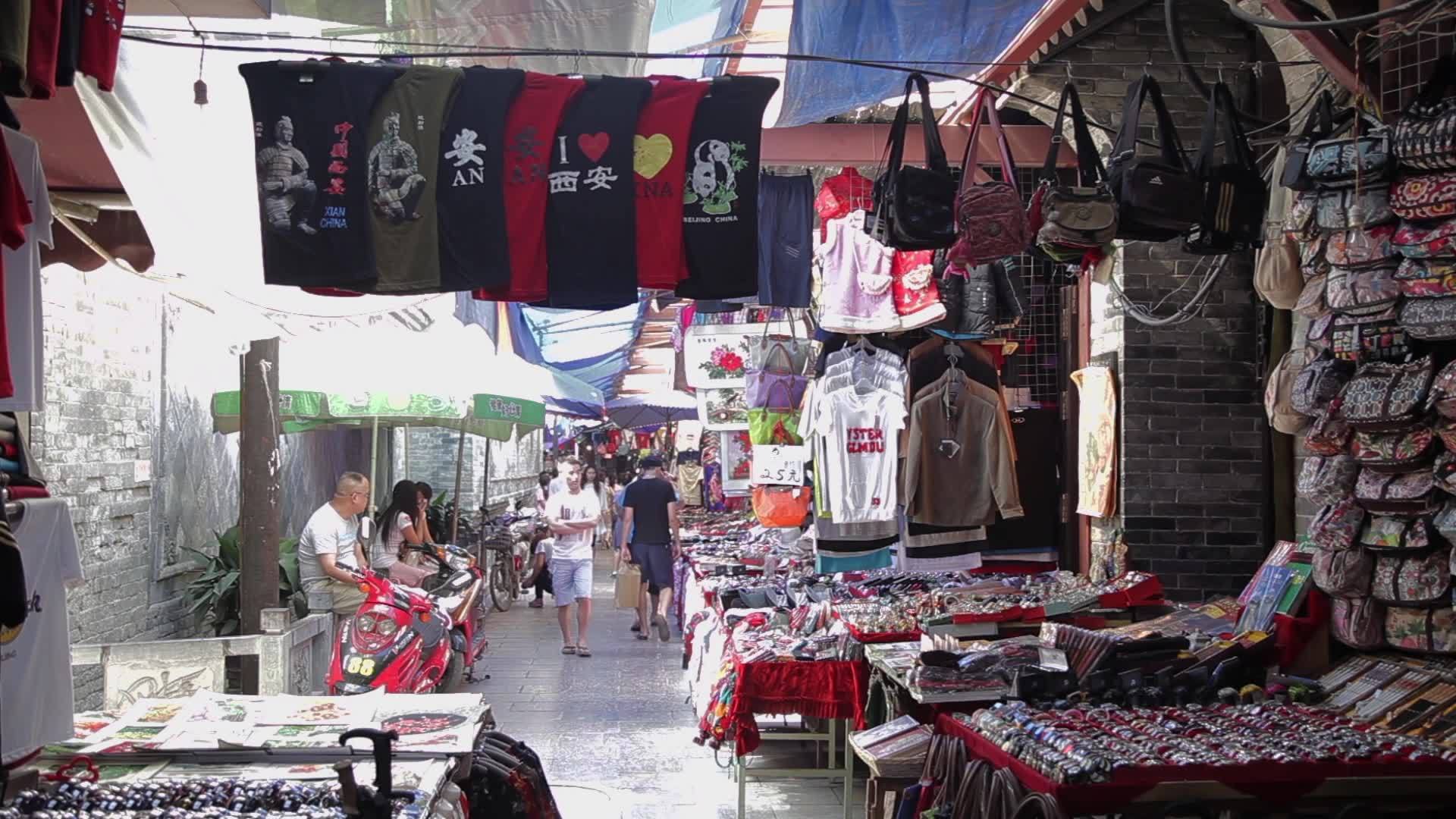 西安回民街旅游市场视频素材画面1