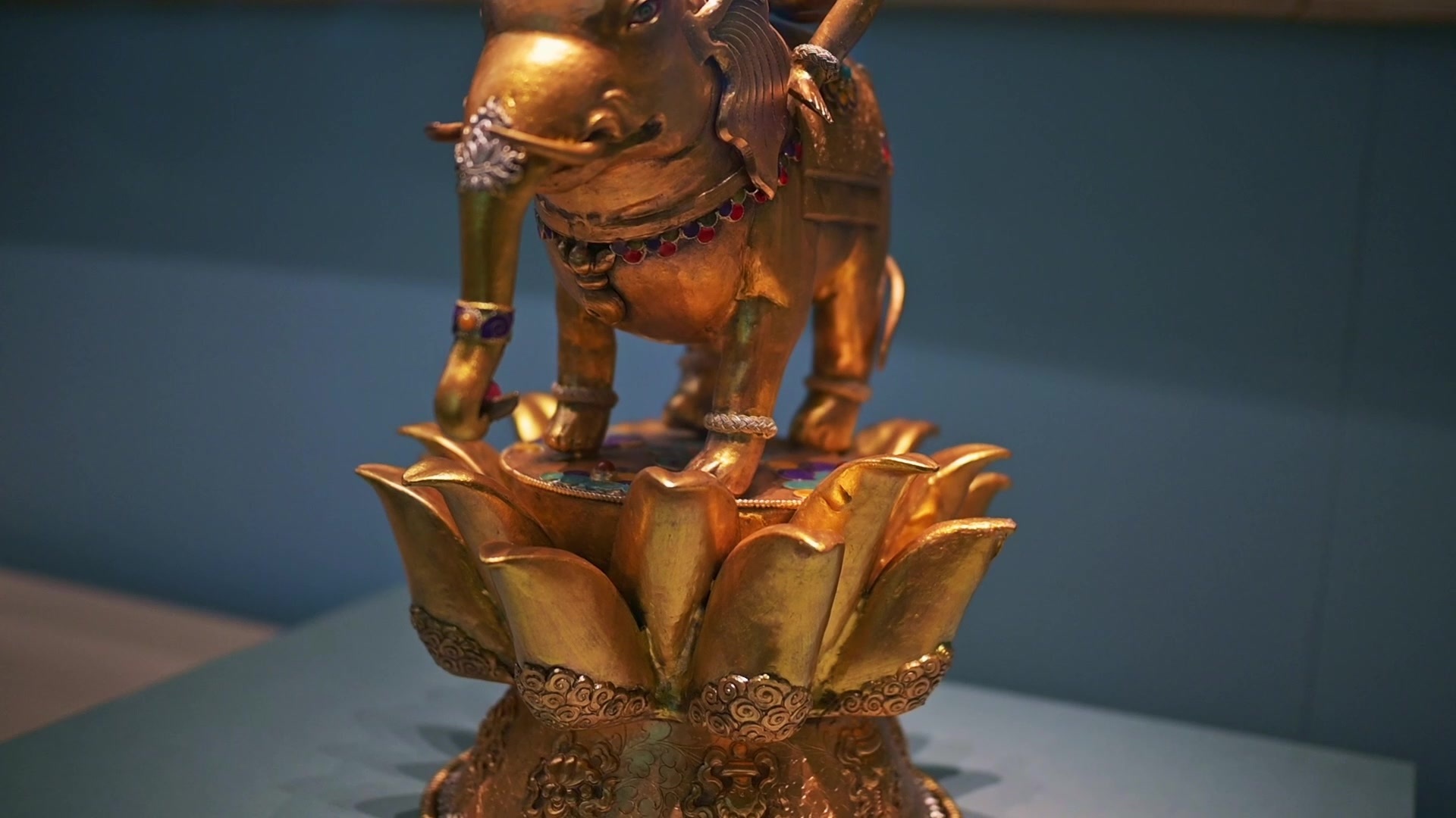 象神雕塑艺术视频素材画面4