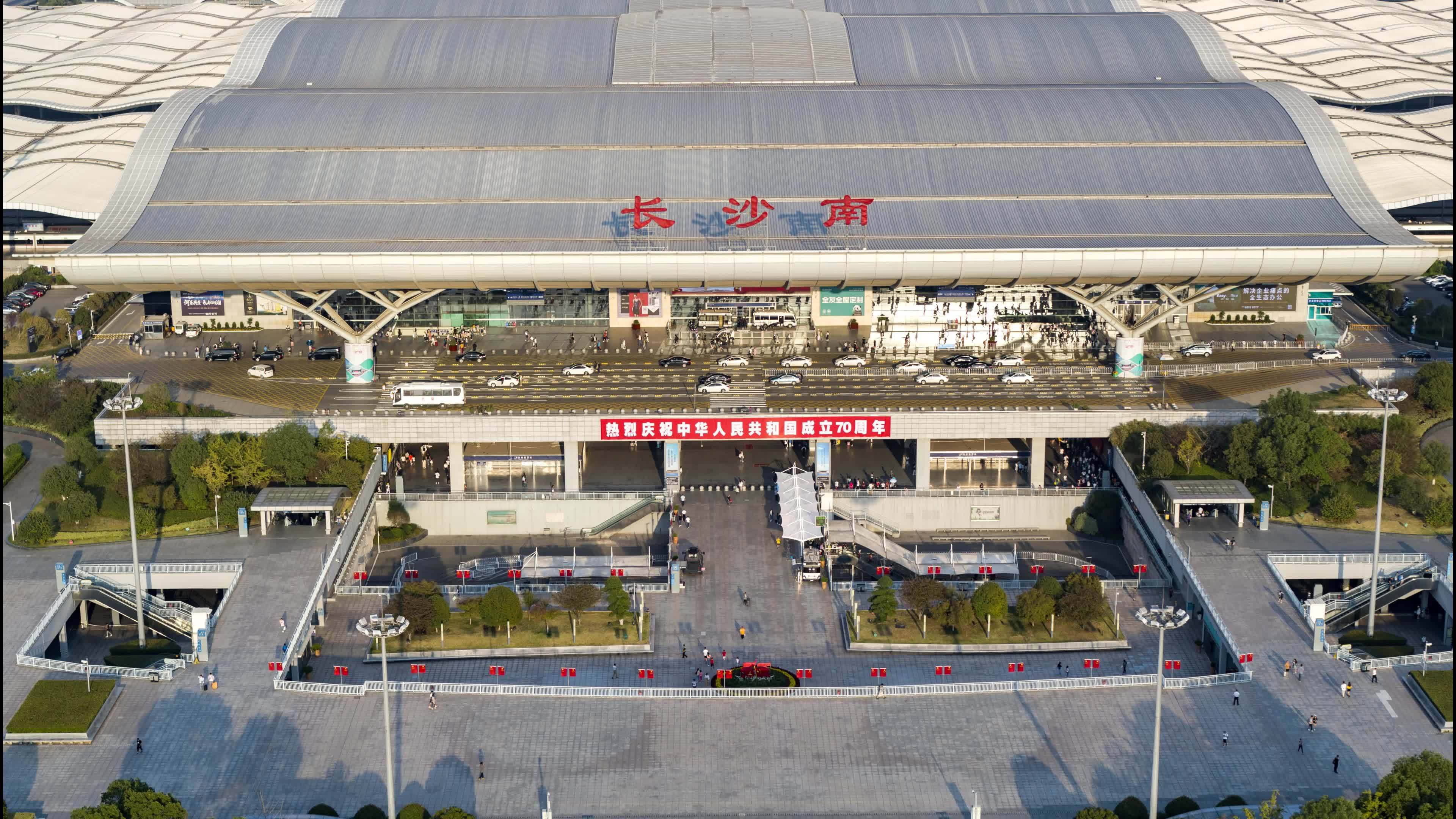 长沙客运高铁京广线高铁站落日【精品】视频素材画面1