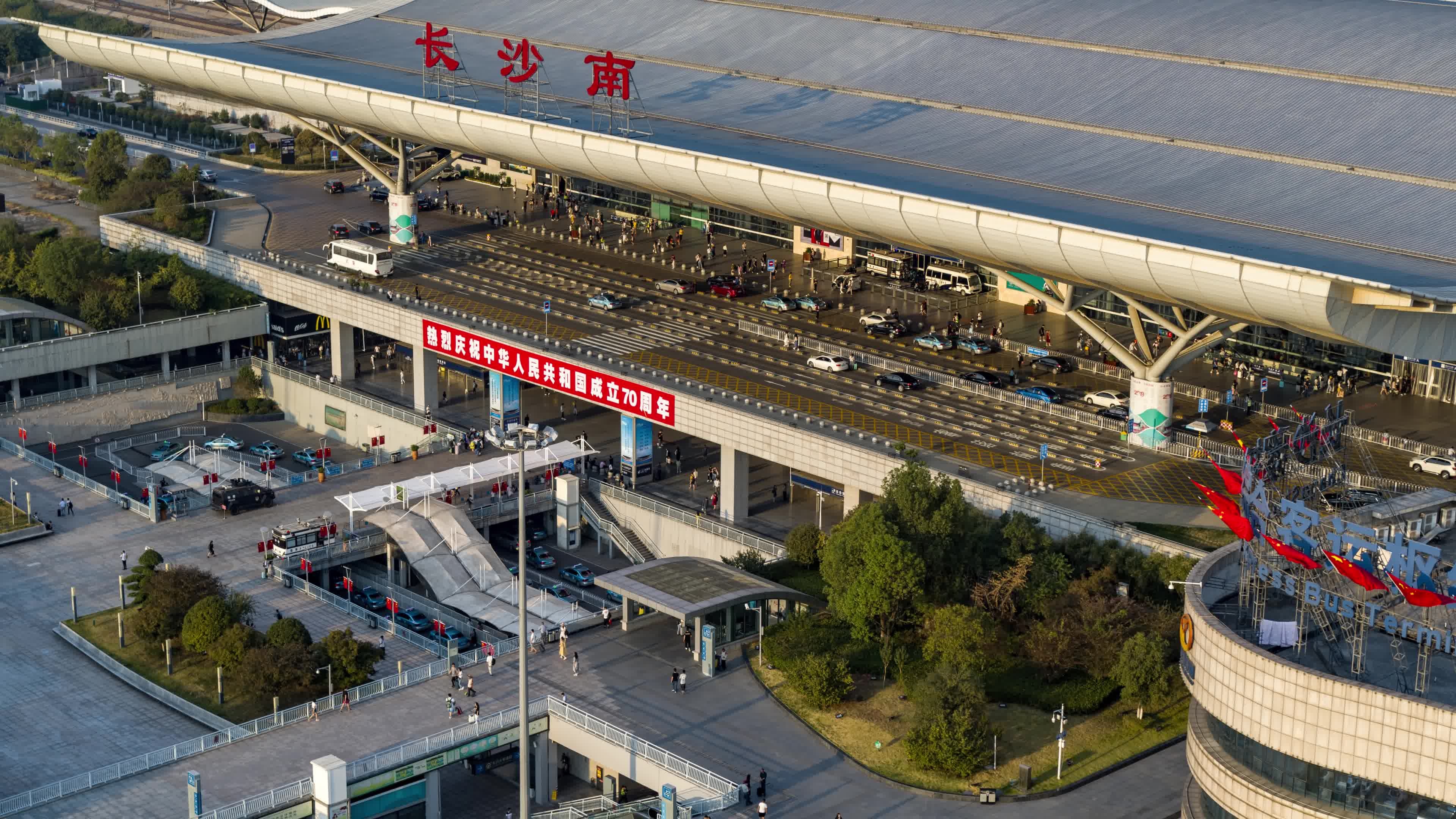 长沙客运高铁京广线高铁站视频素材画面4