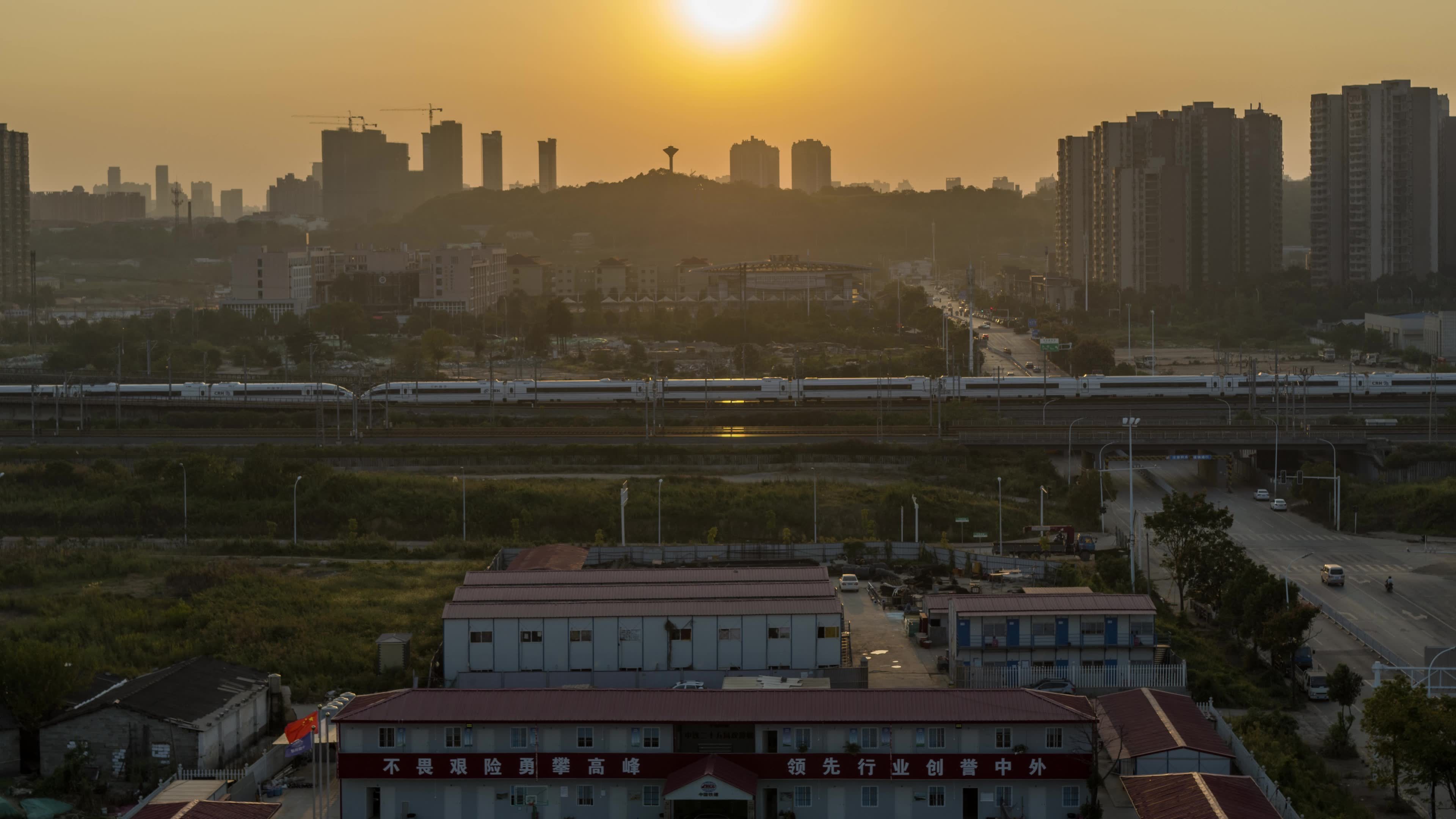 高速铁路京广线长沙高铁站视频素材画面1
