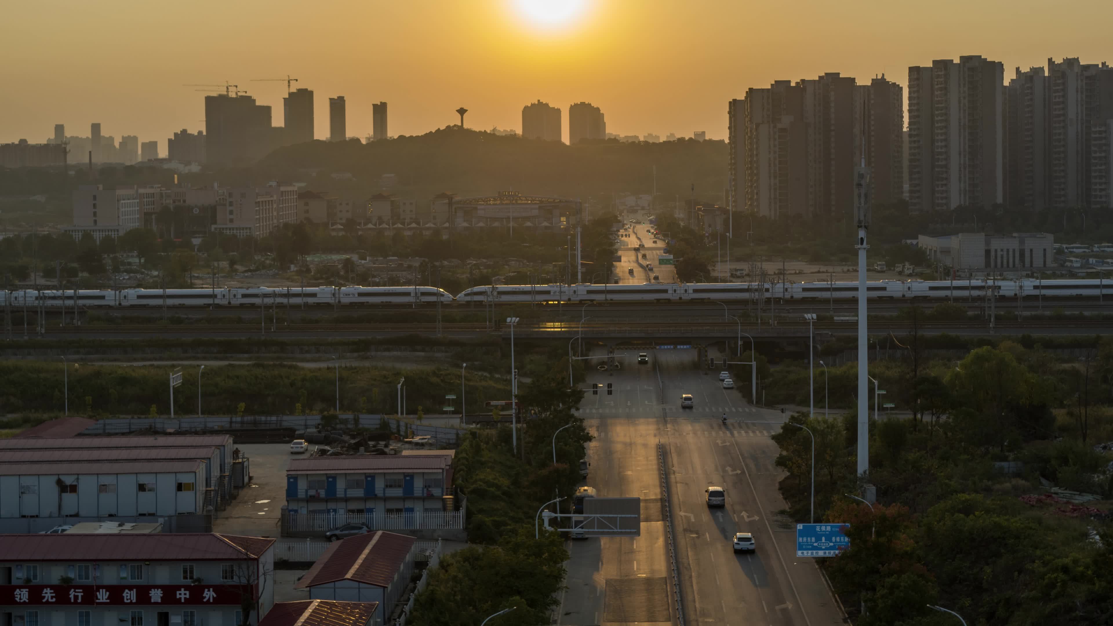 高速铁路京广线长沙高铁站视频素材画面4