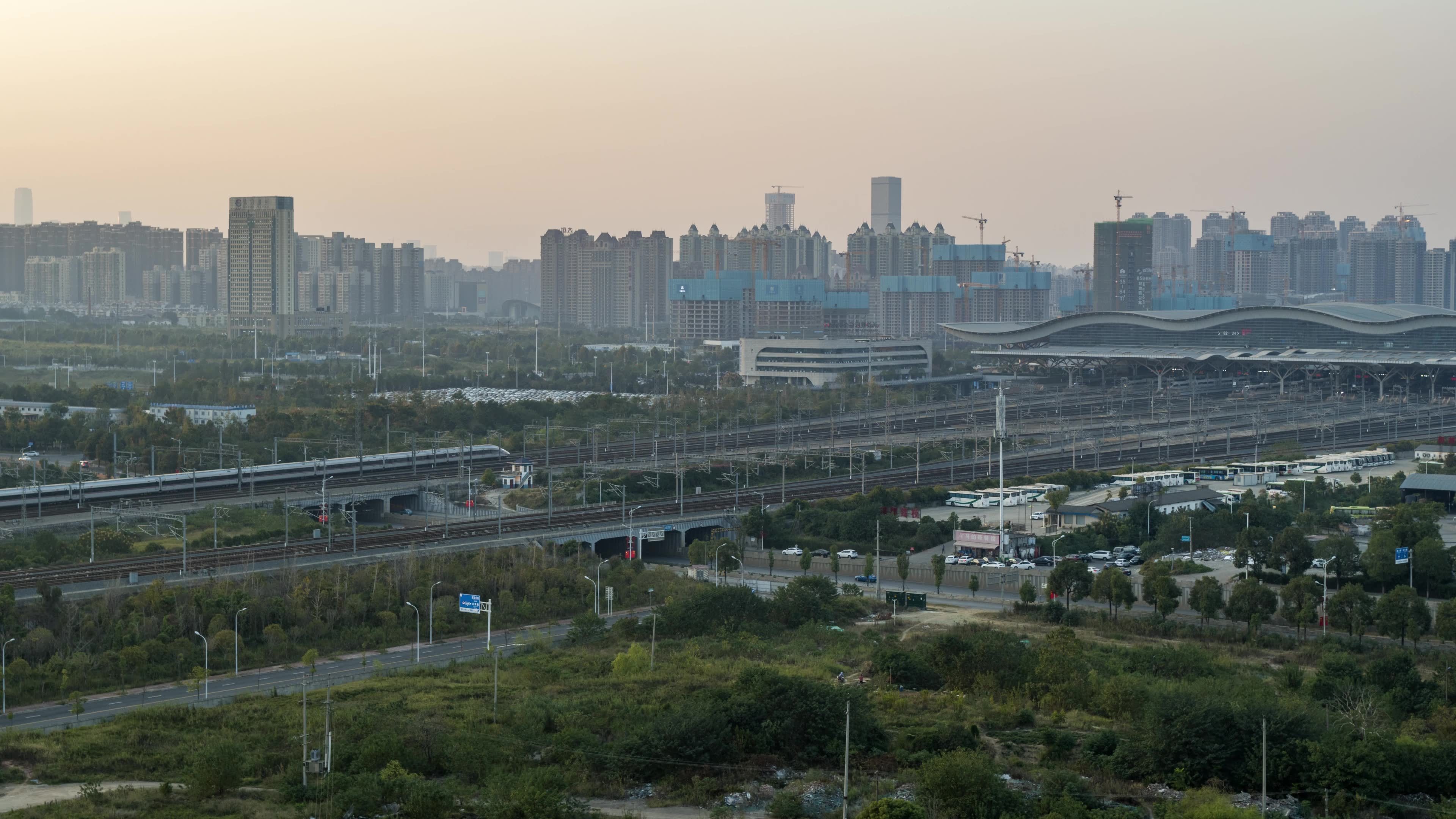 高速铁路京广线长沙高铁站视频素材画面2