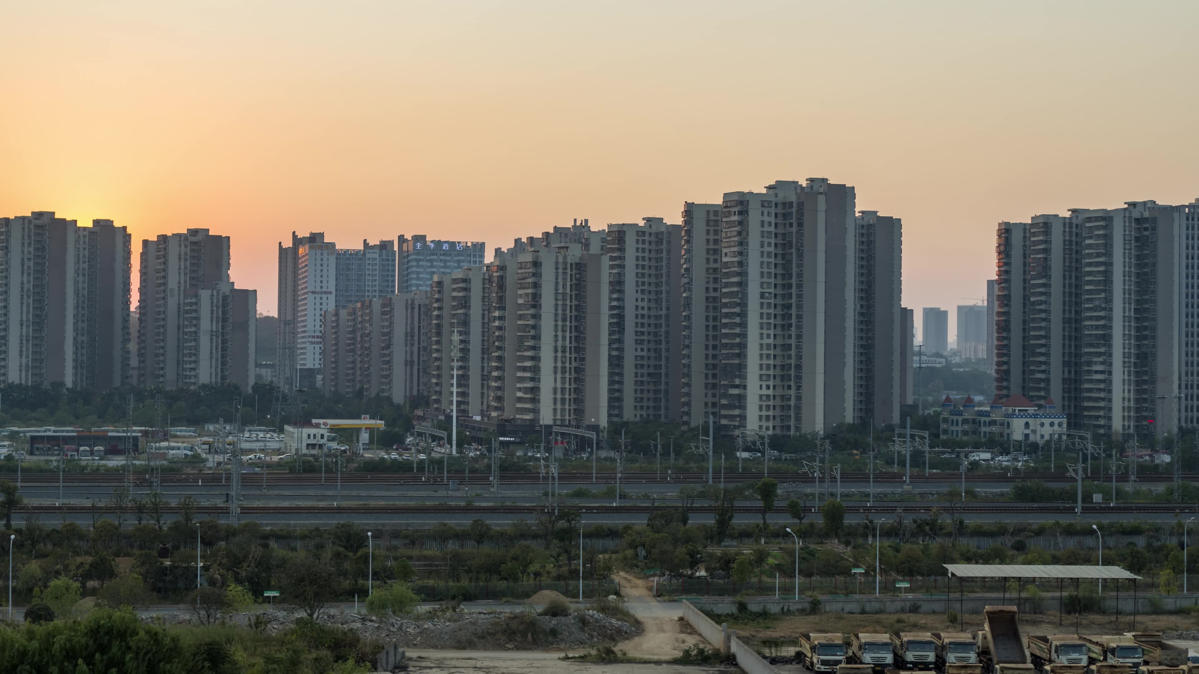 高速铁路京广线长沙高铁站视频素材画面1