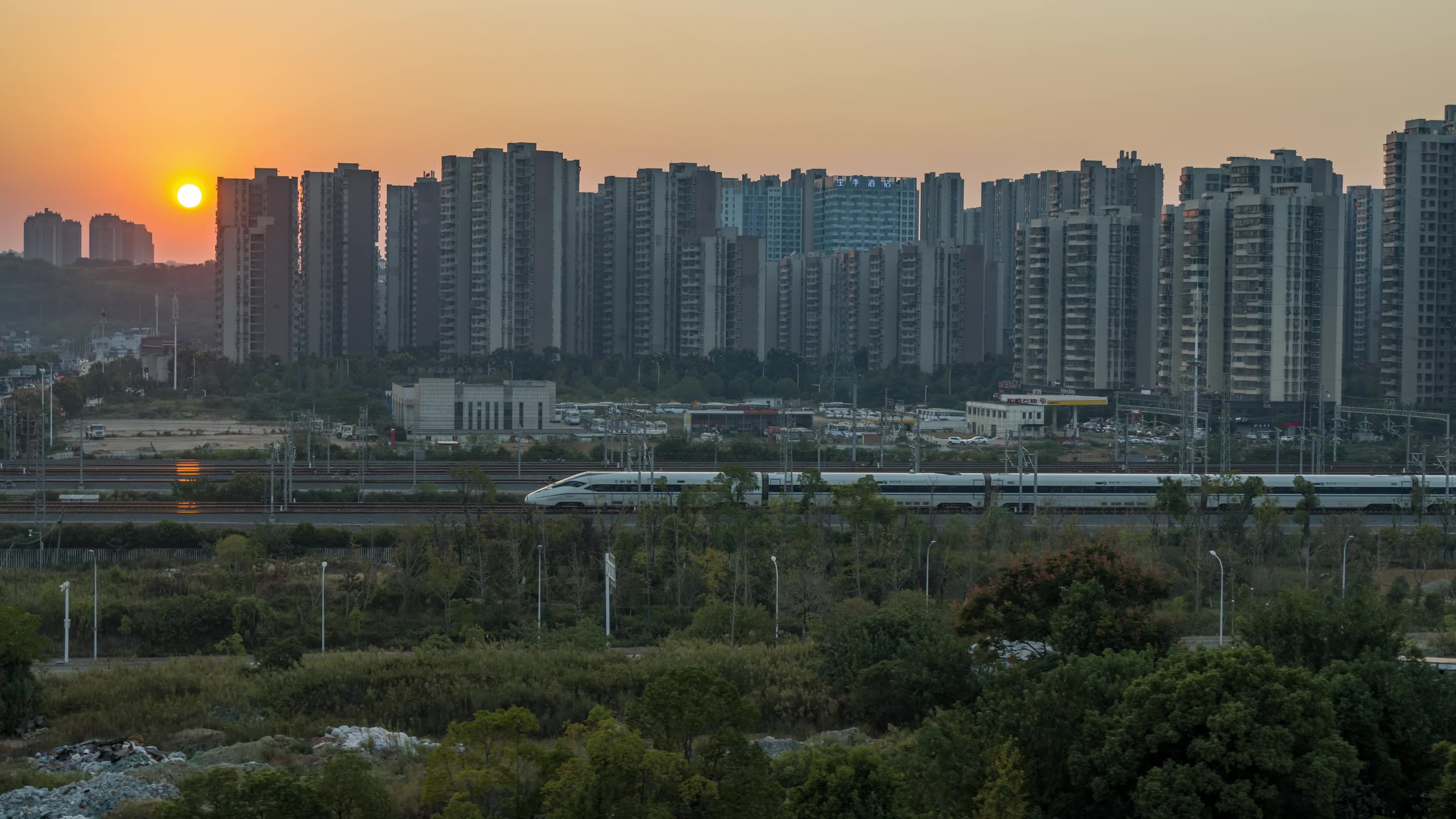 高速铁路京广线长沙高铁站视频素材画面1