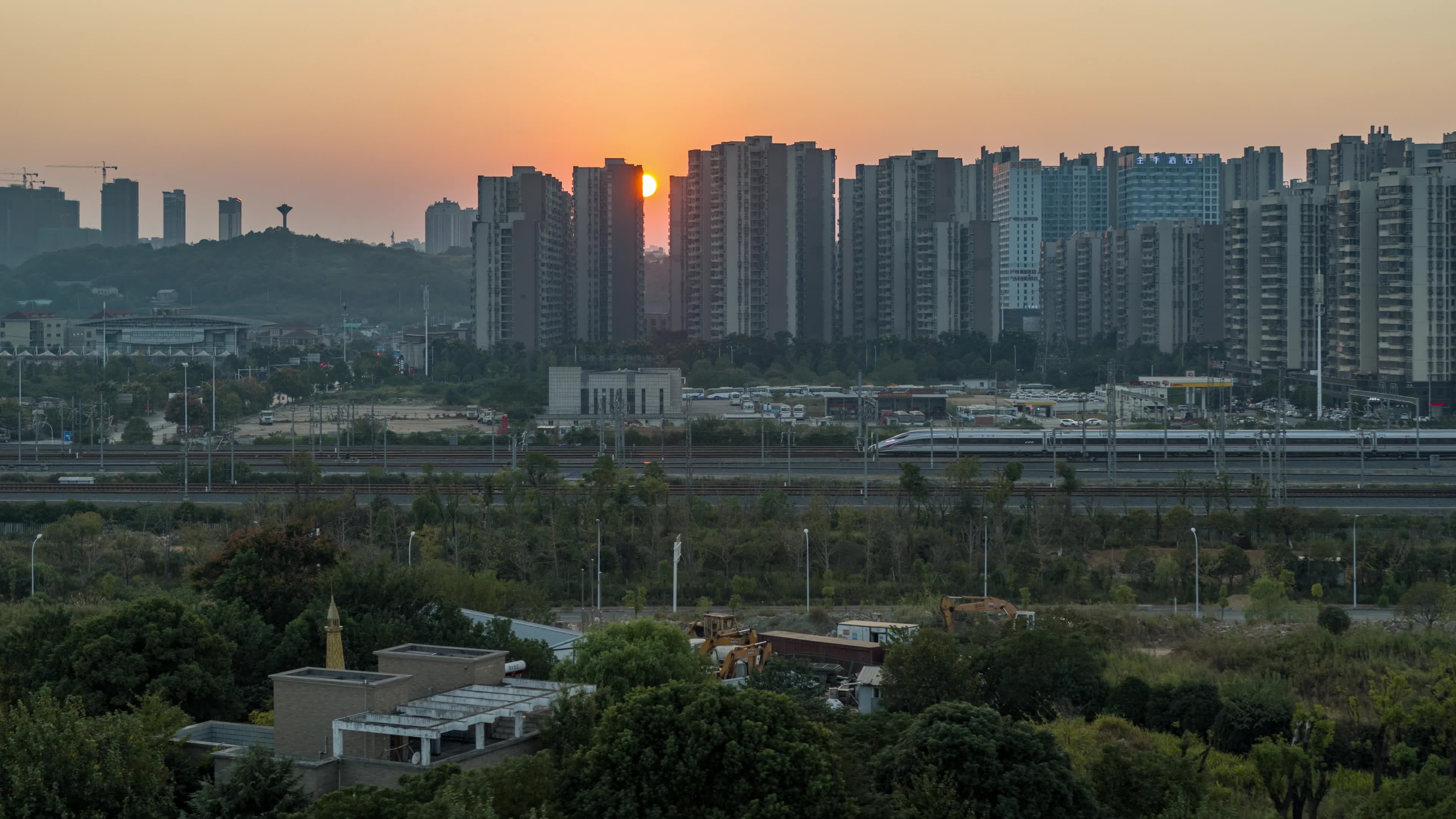 高速铁路京广线长沙高铁站视频素材画面1